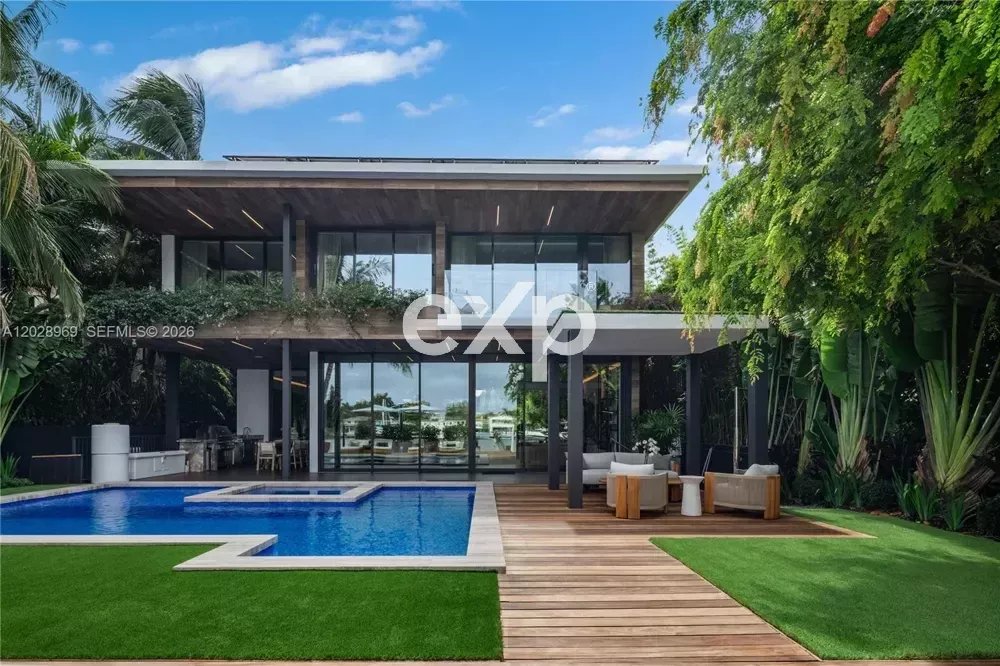 Eleganza contemporanea firmata Max Strang nelle iconiche Venetian Islands