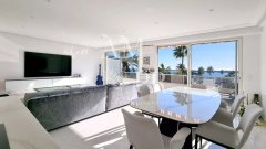 EXCLUSIVE - CANNES BASSE CALIFORNIE - CHARMING 3-ROOM APARTMENT - PANORAMIC SEA VIEW - TOP FLOOR — photo 5 of 7