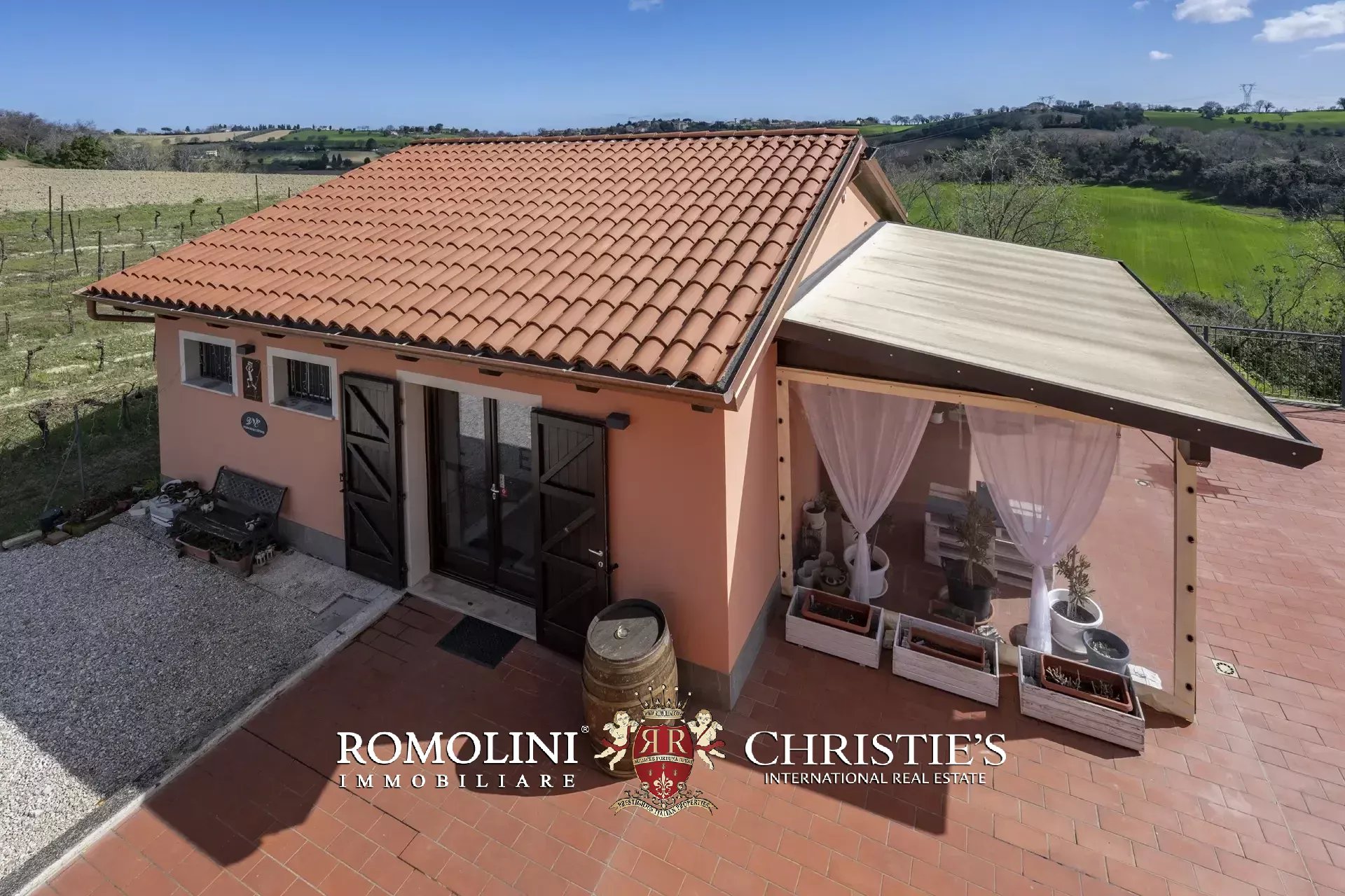 5 Bedroom Vineyard's Image 20