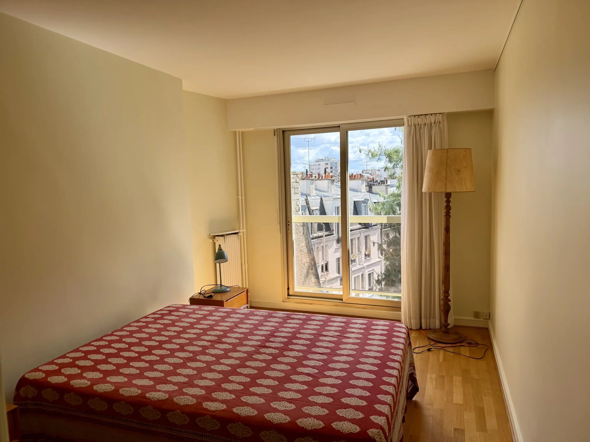 75014 Paris - Appartement meublé 3 pièces avec balcon - Image Array