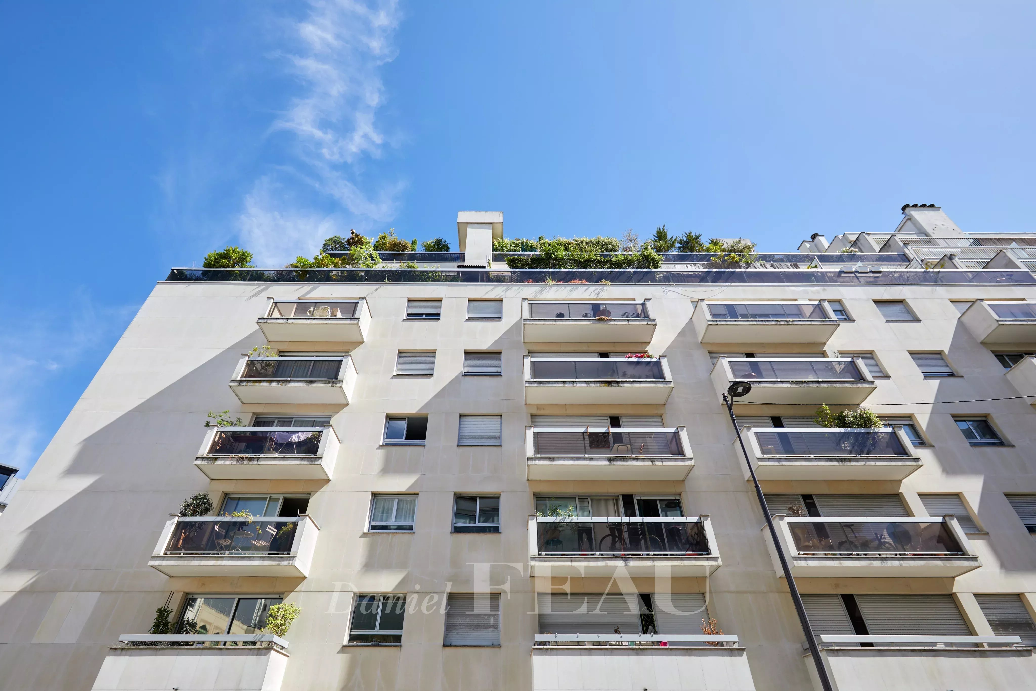 Sale Apartment Paris 17th