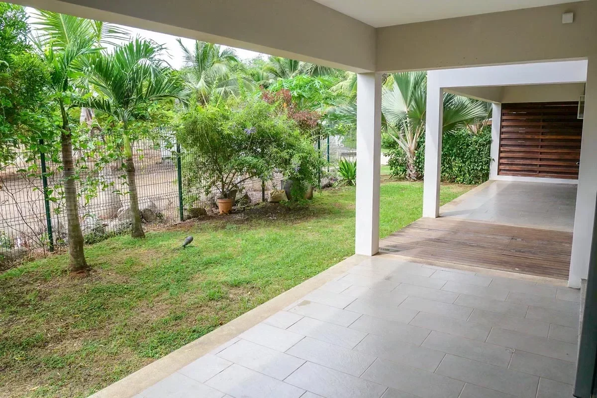 Tamarin - Modern 3 bedroom garden apartment - photo 4