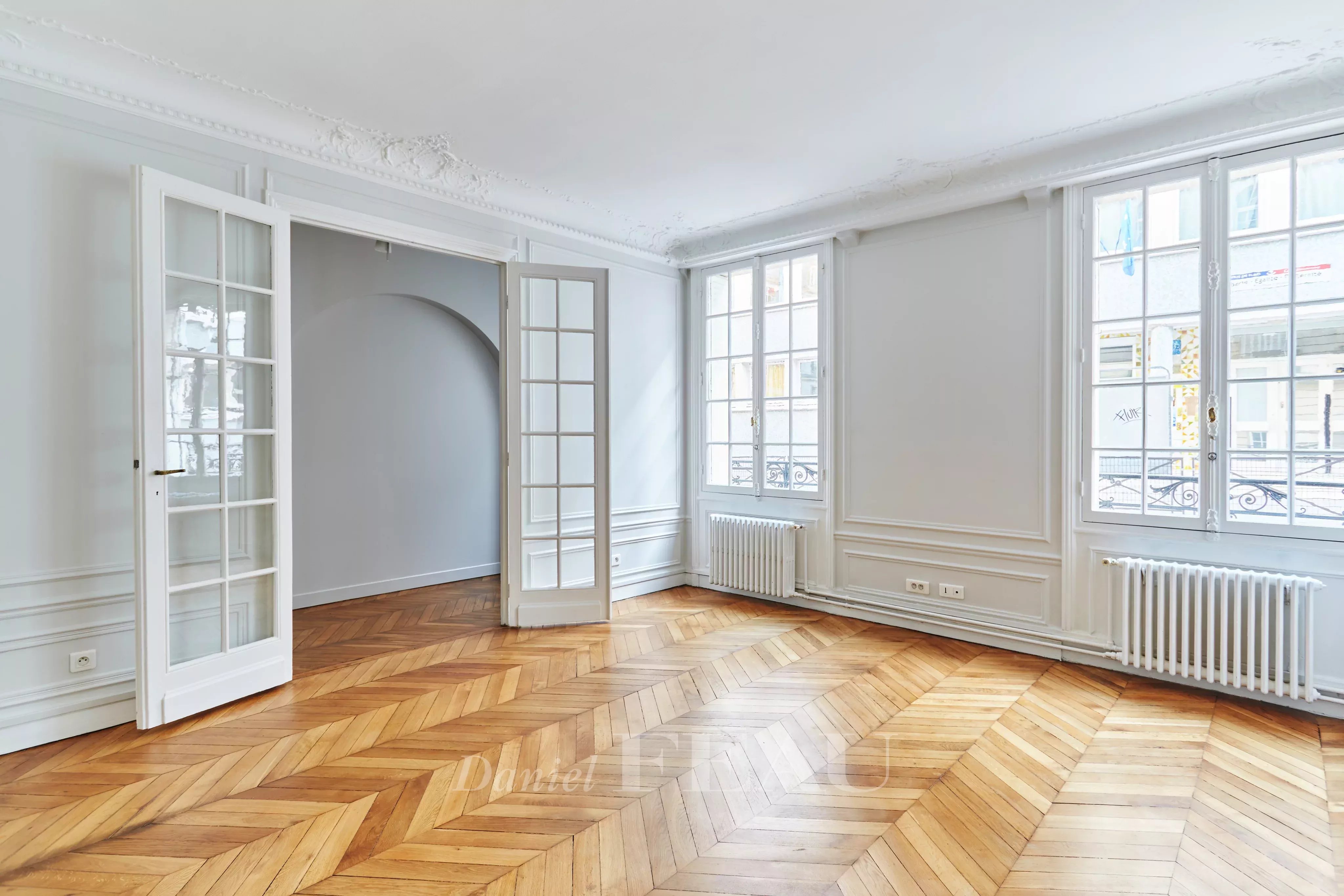 Double reception area