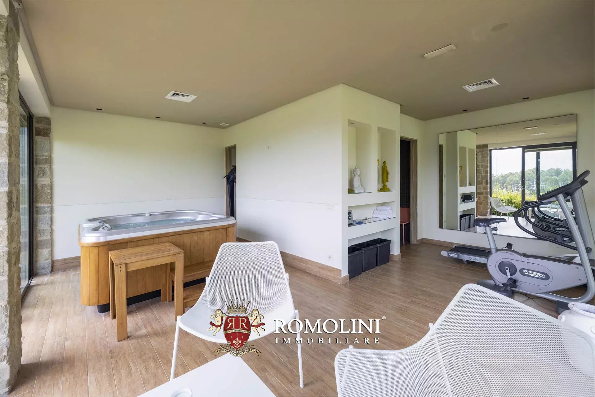 6 Bedroom Villa/Townhouse's Image 79