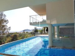 Seaview Family Estate in Cannes | Croix des Gardes Luxury Villa — photo 2 of 4