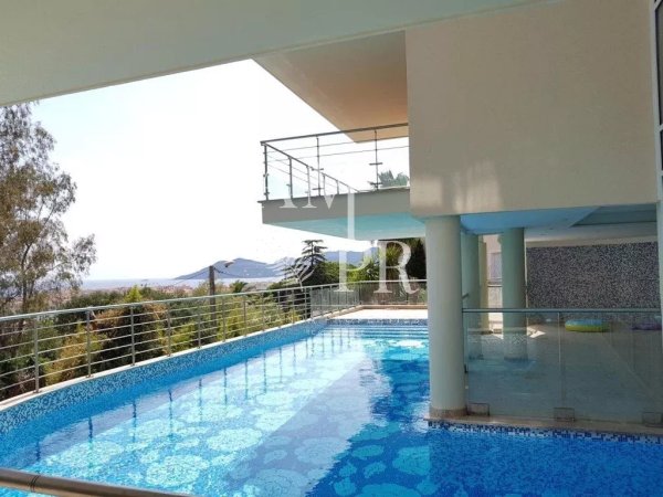 Seaview Family Estate in Cannes | Croix des Gardes Luxury Villa — photo 2