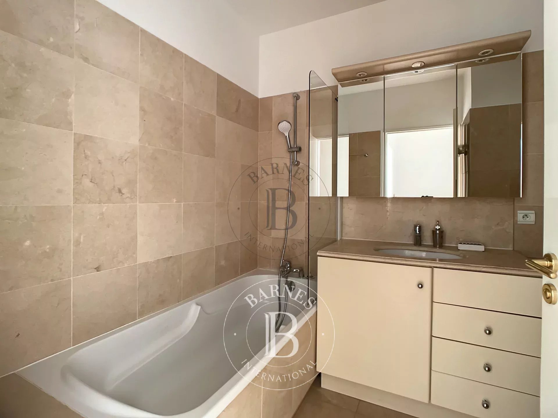 Daire Paris 16ème - picture 5