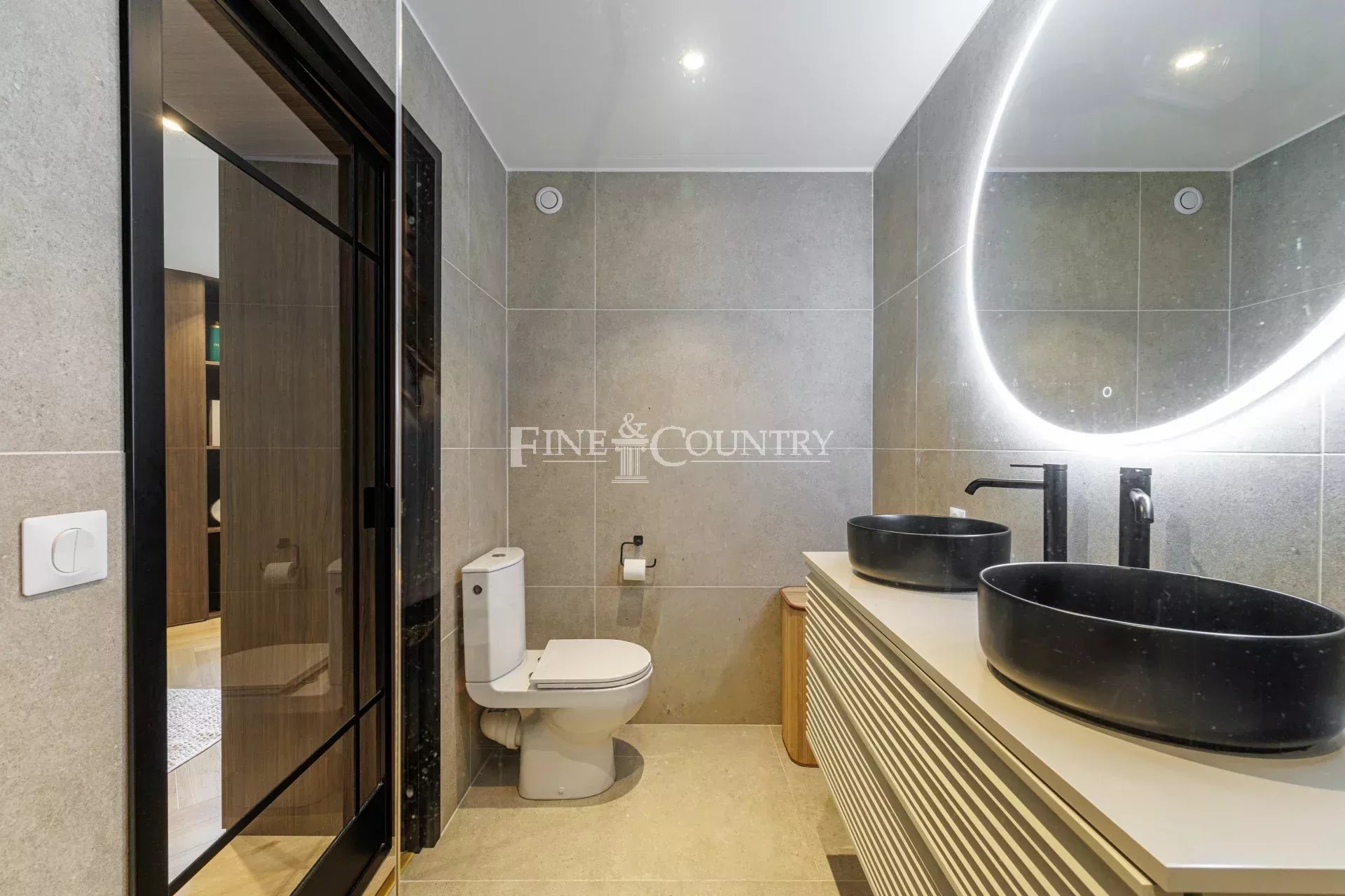 Photo of For Sale – 2-Bedroom Apartment – Cannes Montrose