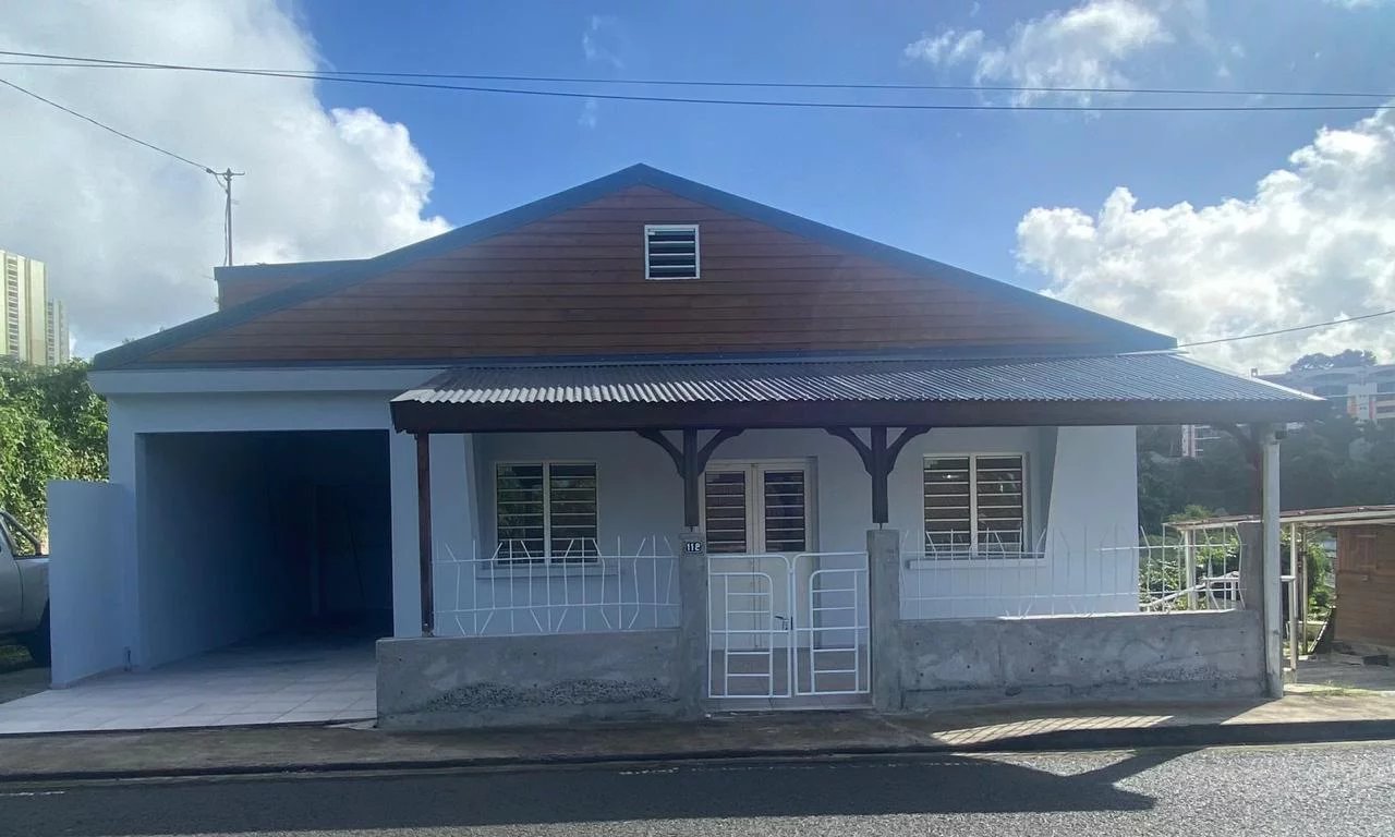 LOCAL PROFESSIONNEL - FORT DE FRANCE