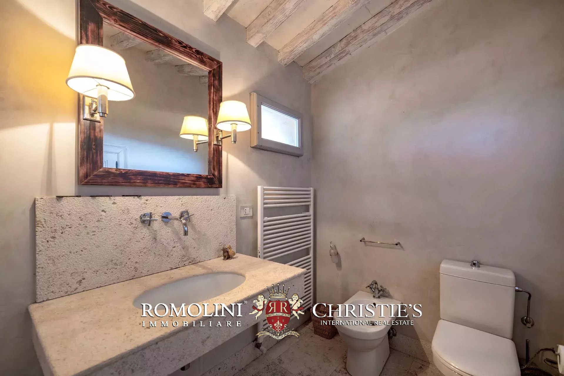 EQUESTRIAN SEA VIEW WINE ESTATE WITH VINEYARDS FOR SALE CLOSE TO BOLGHERI, TUSCANY