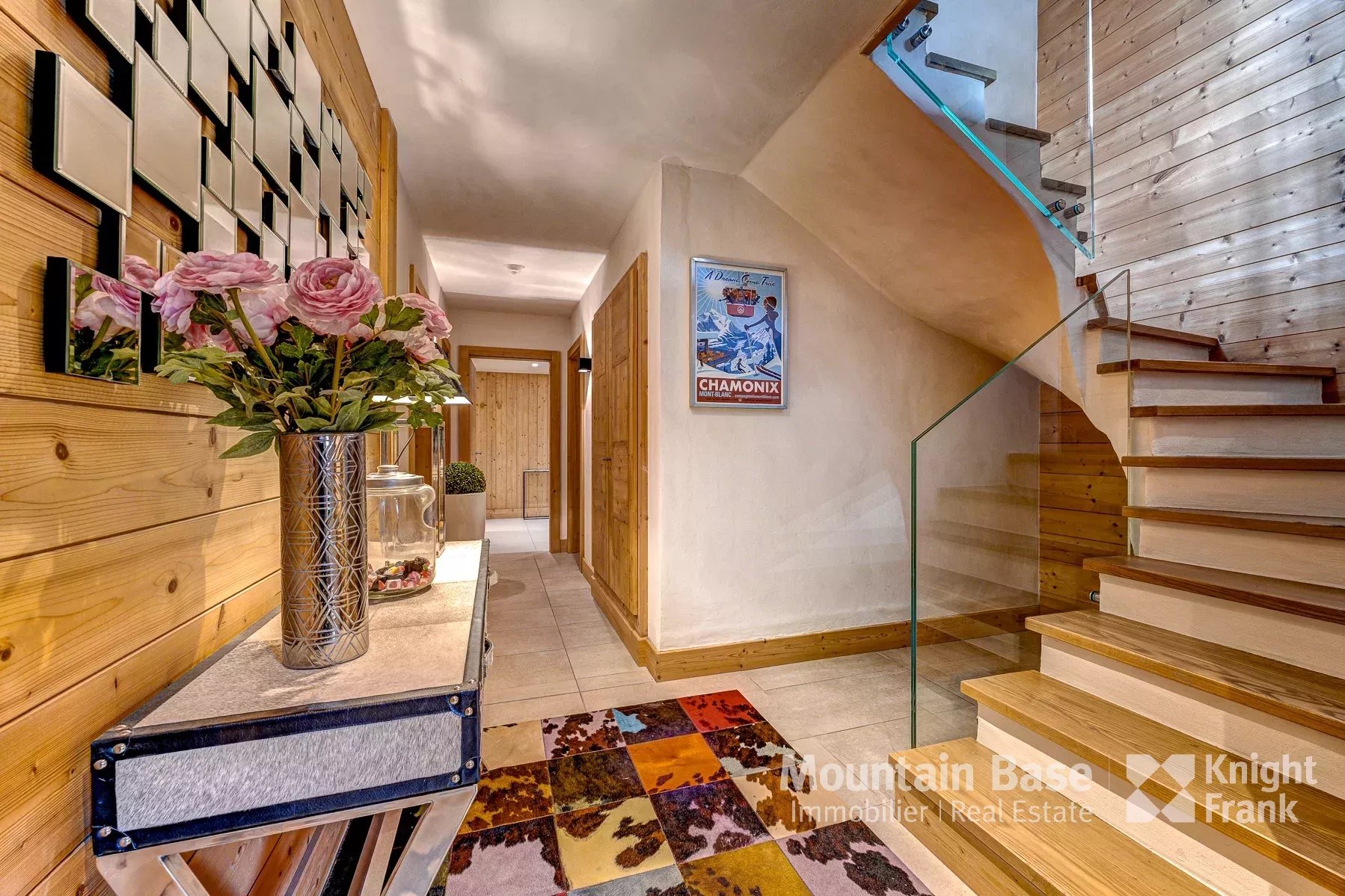 Photo of Beautifully finished 5 bedroom chalet with independent apartment in Les Houches