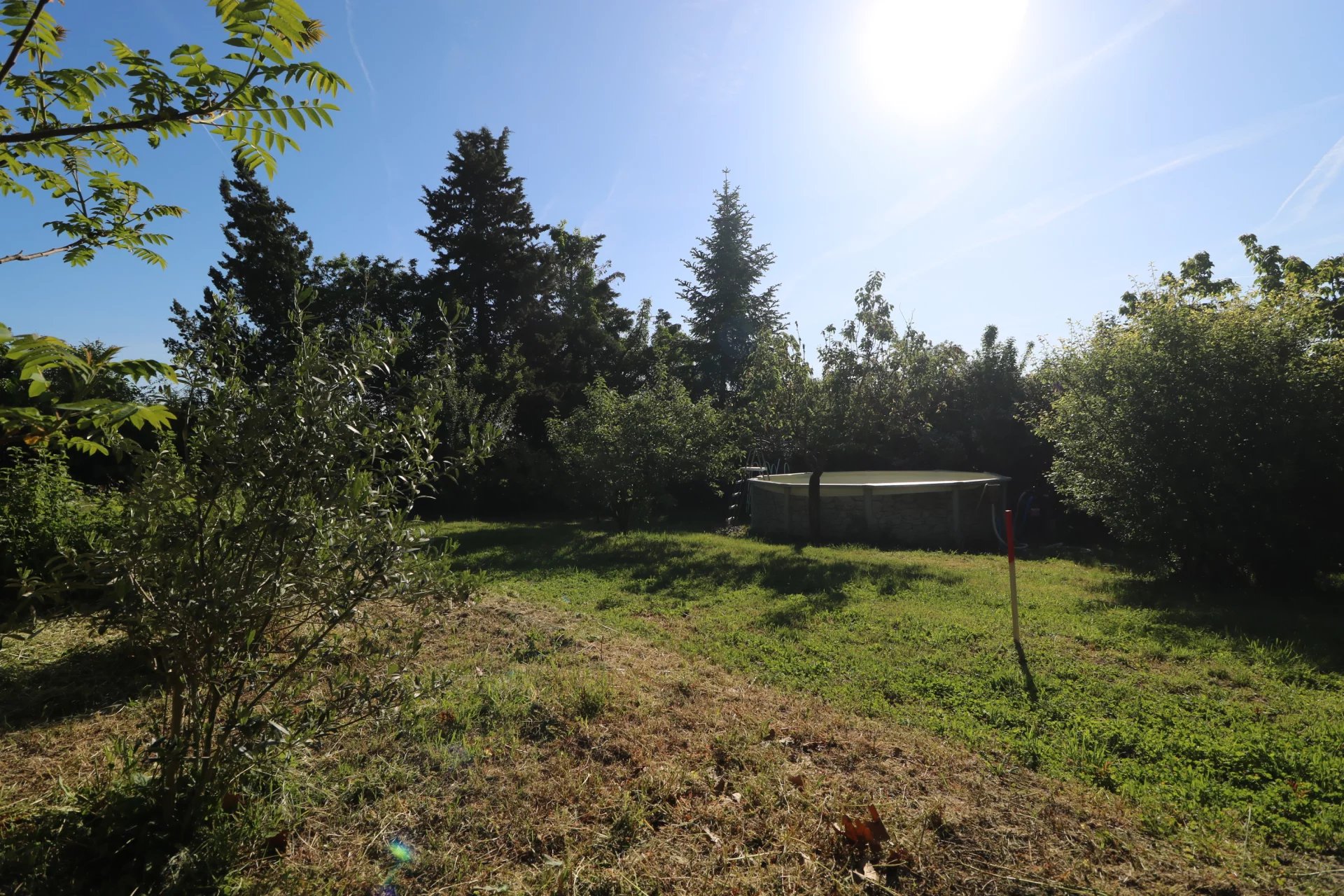 TERRAIN CONSTRUCTIBLE 300m²
