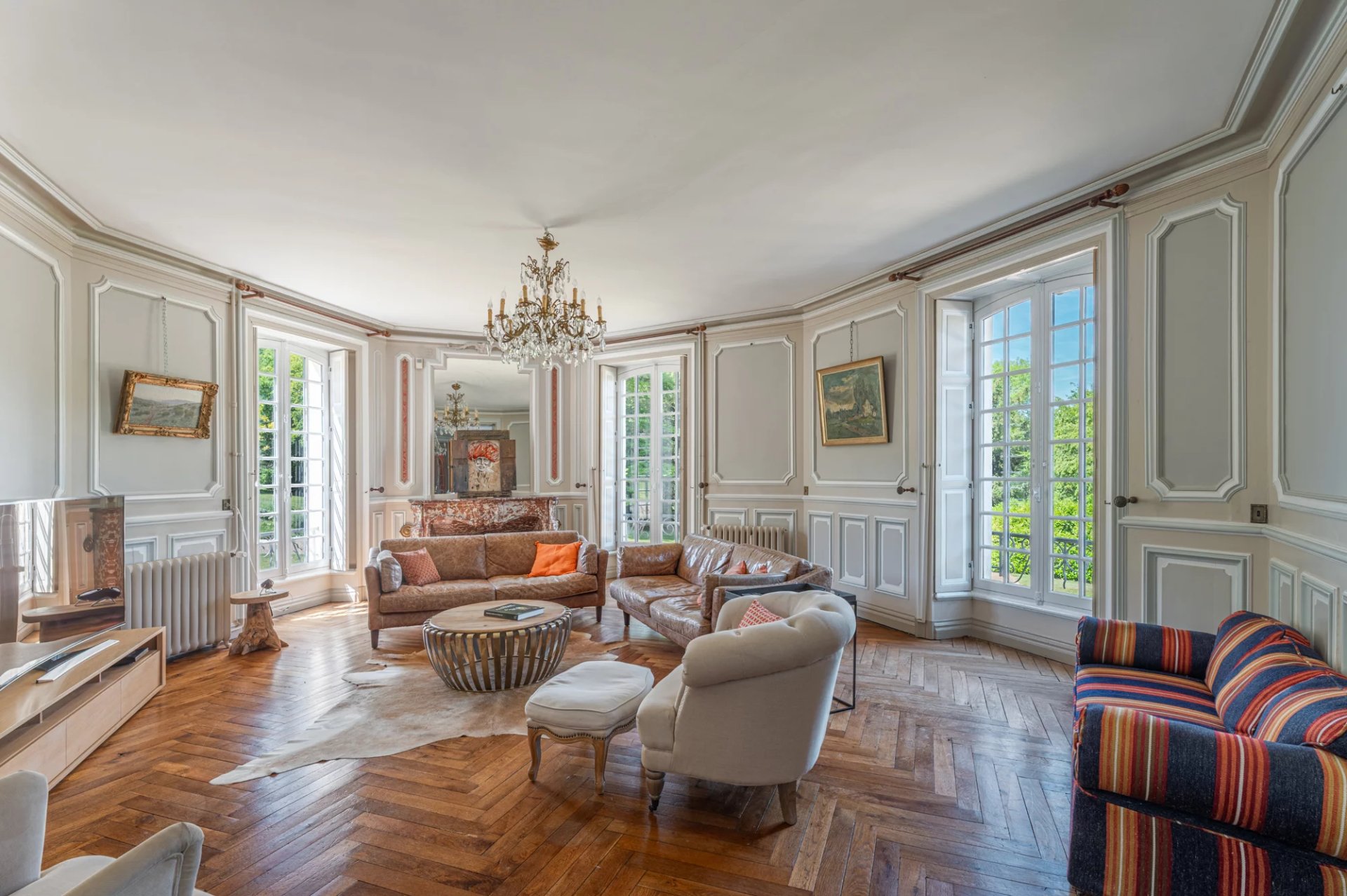 16 Bedroom Chateau's Image 11