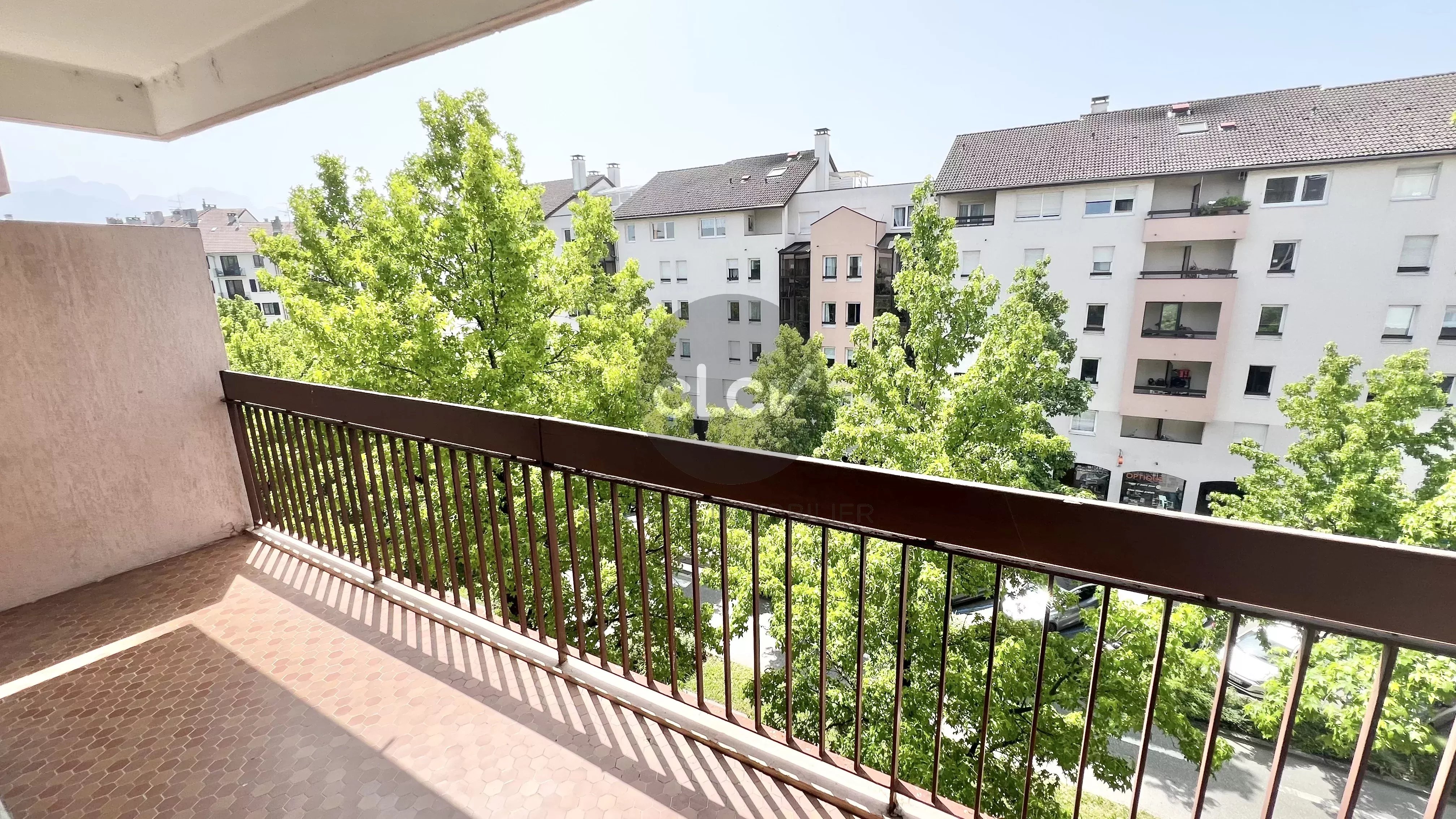 Annecy quartier Chorus, T4 meublé avec cave et garage