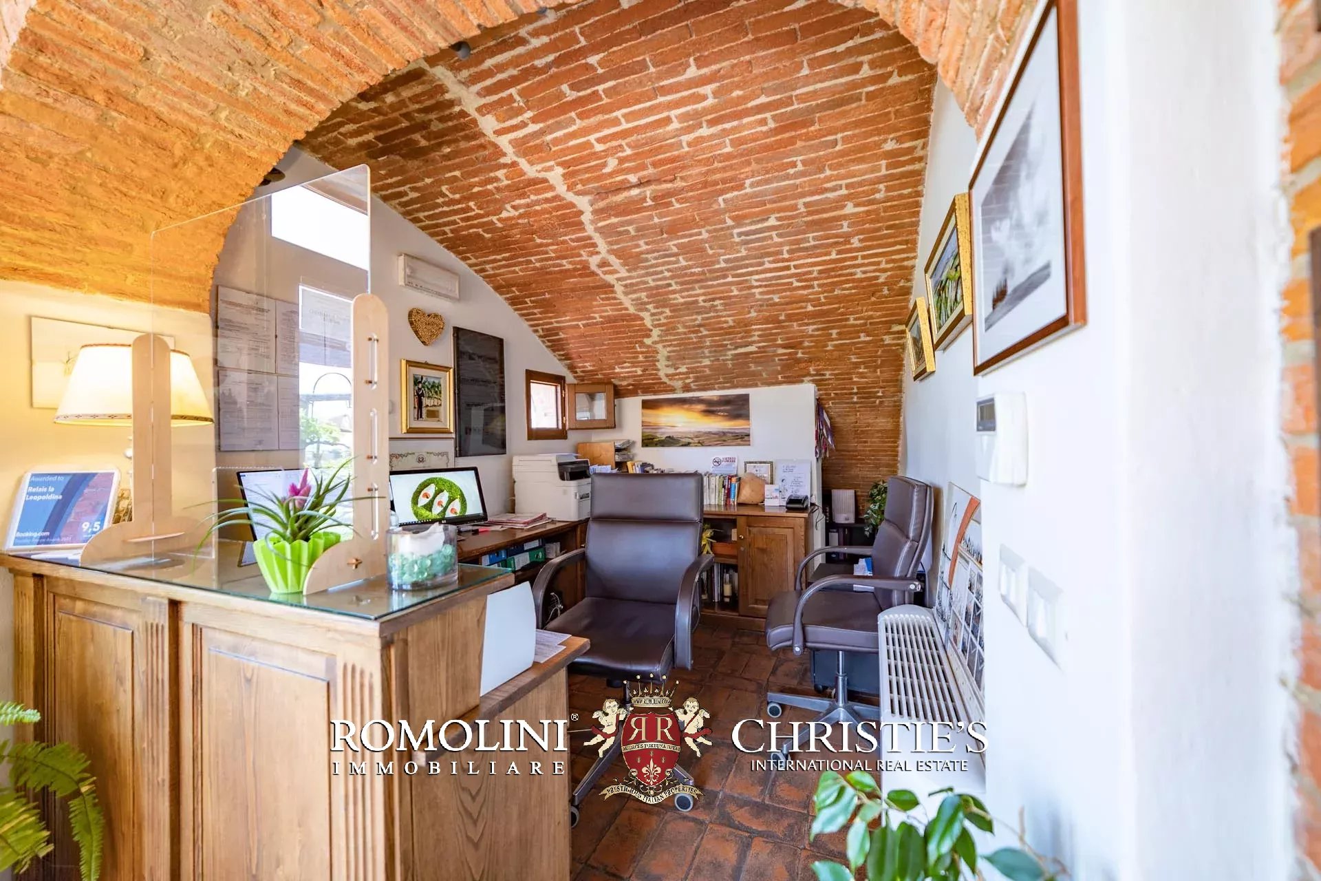 14 Bedroom Villa/Townhouse's Image 57
