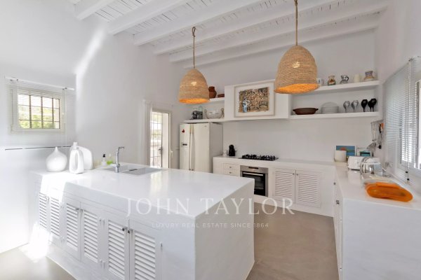 Luxury 9-Bedroom Family Villa for Sale in Jes&uacute;s, Ibiza | Legacy Estate — photo 6