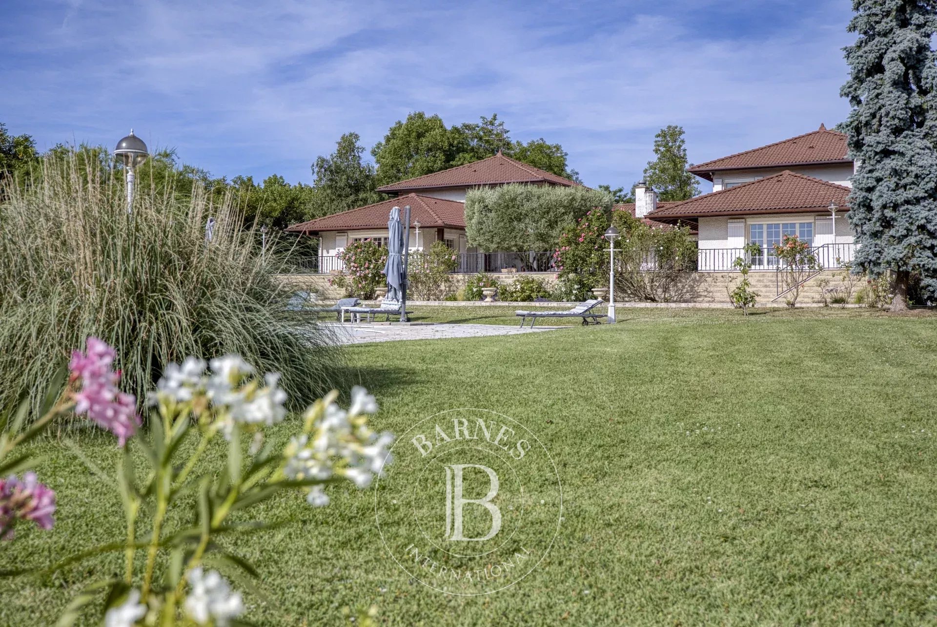BARNES GENEVOIS - ETREMBIERES - PROPRIETE D'EXCEPTION AUX PORTES DE GENEVE