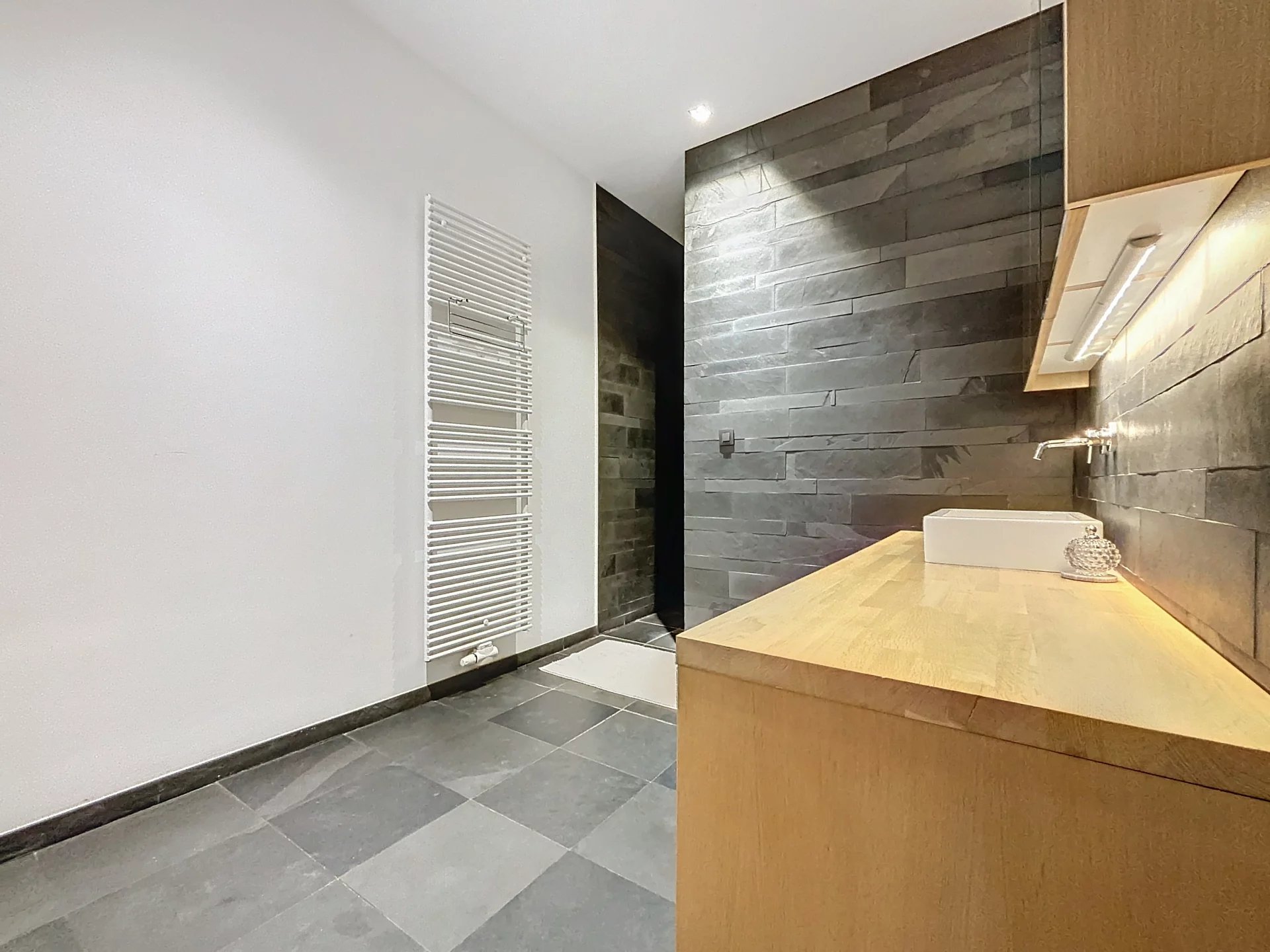 Place du Châtelain - Arrière maison avec jardin - 3 suites