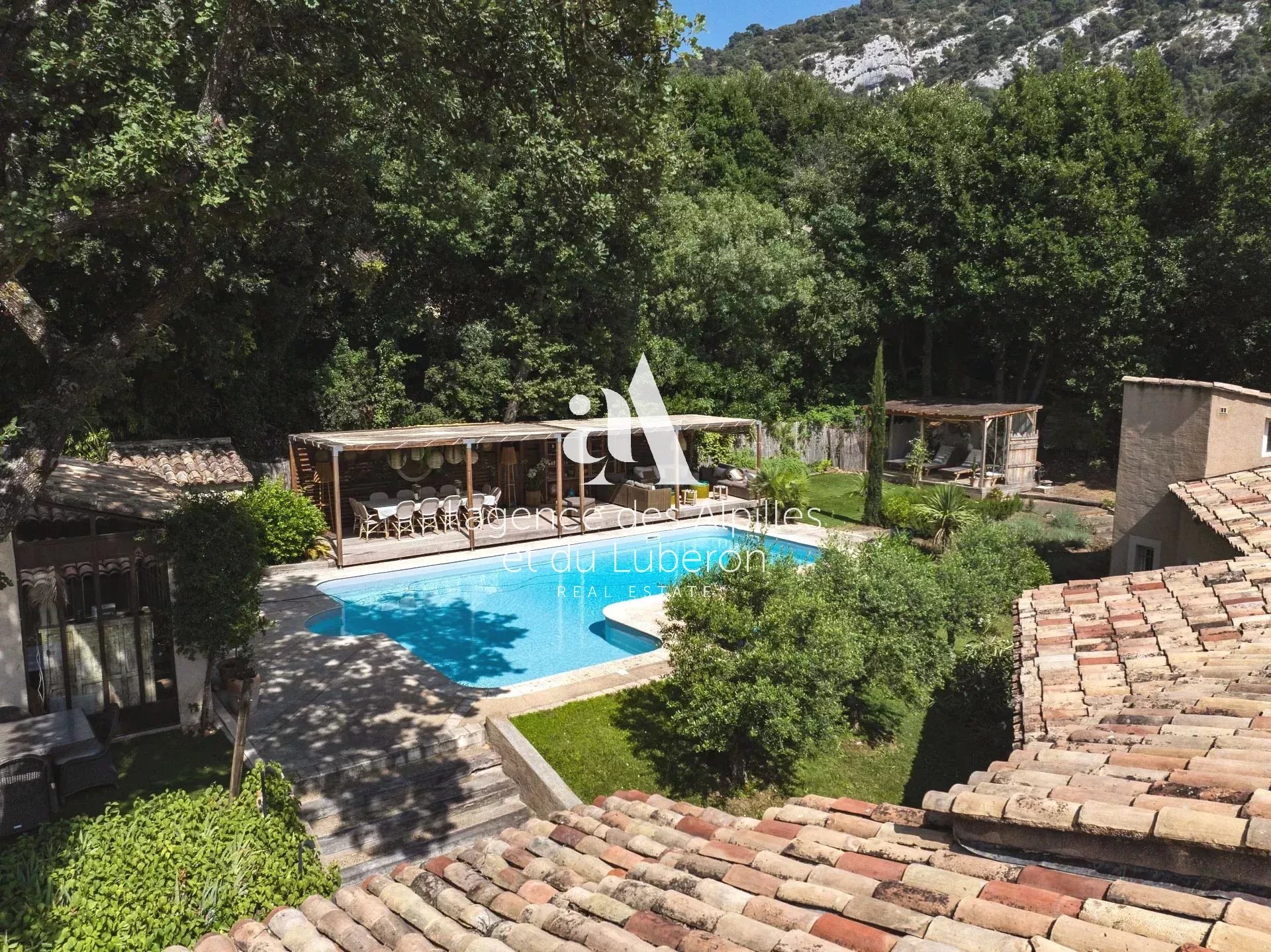 Luberon Robion Nice House with and view swimming pool