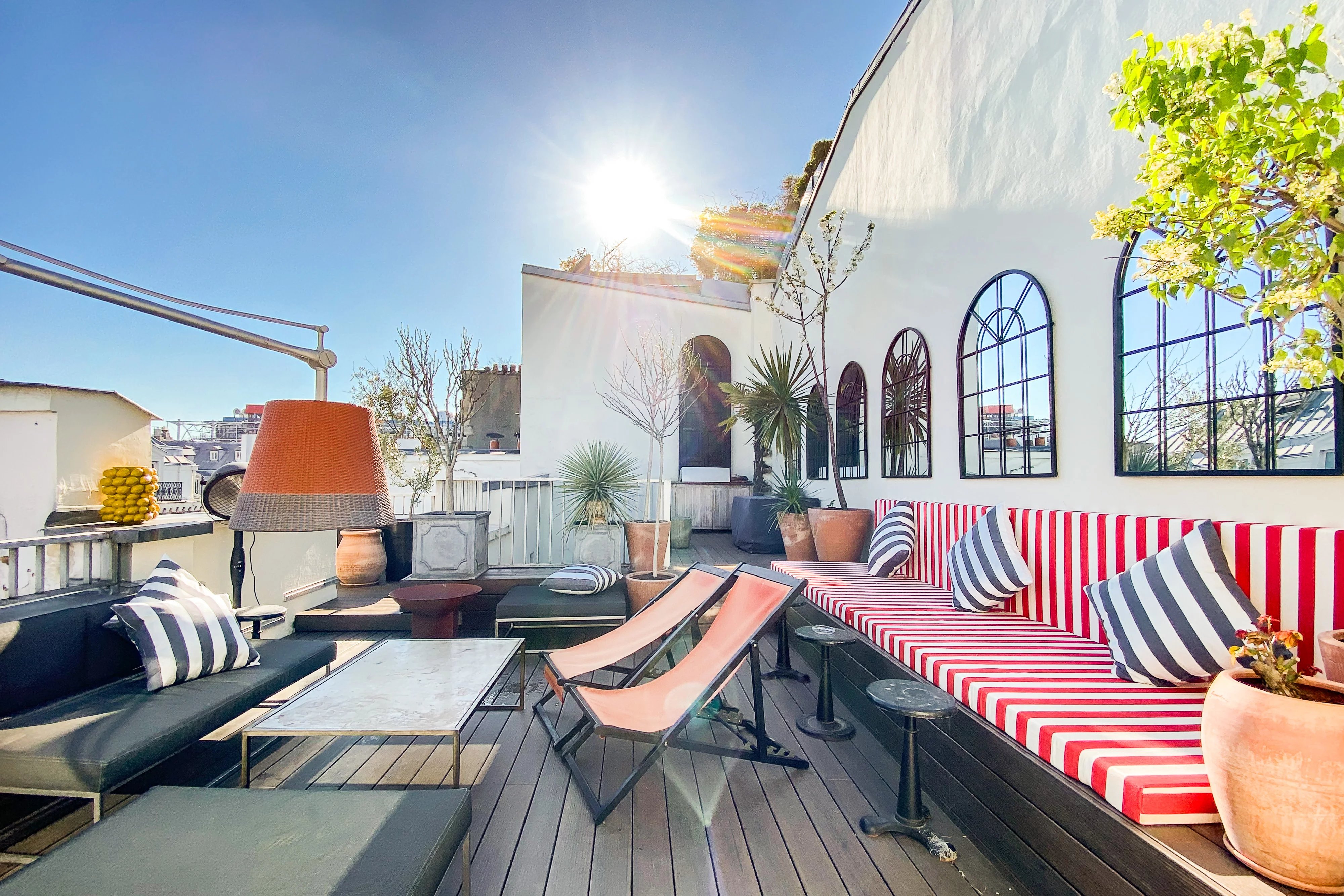 Paris Ier - Fontaine des Innocents - Appartement aux derniers étages avec terrasse de 41 m² et vues