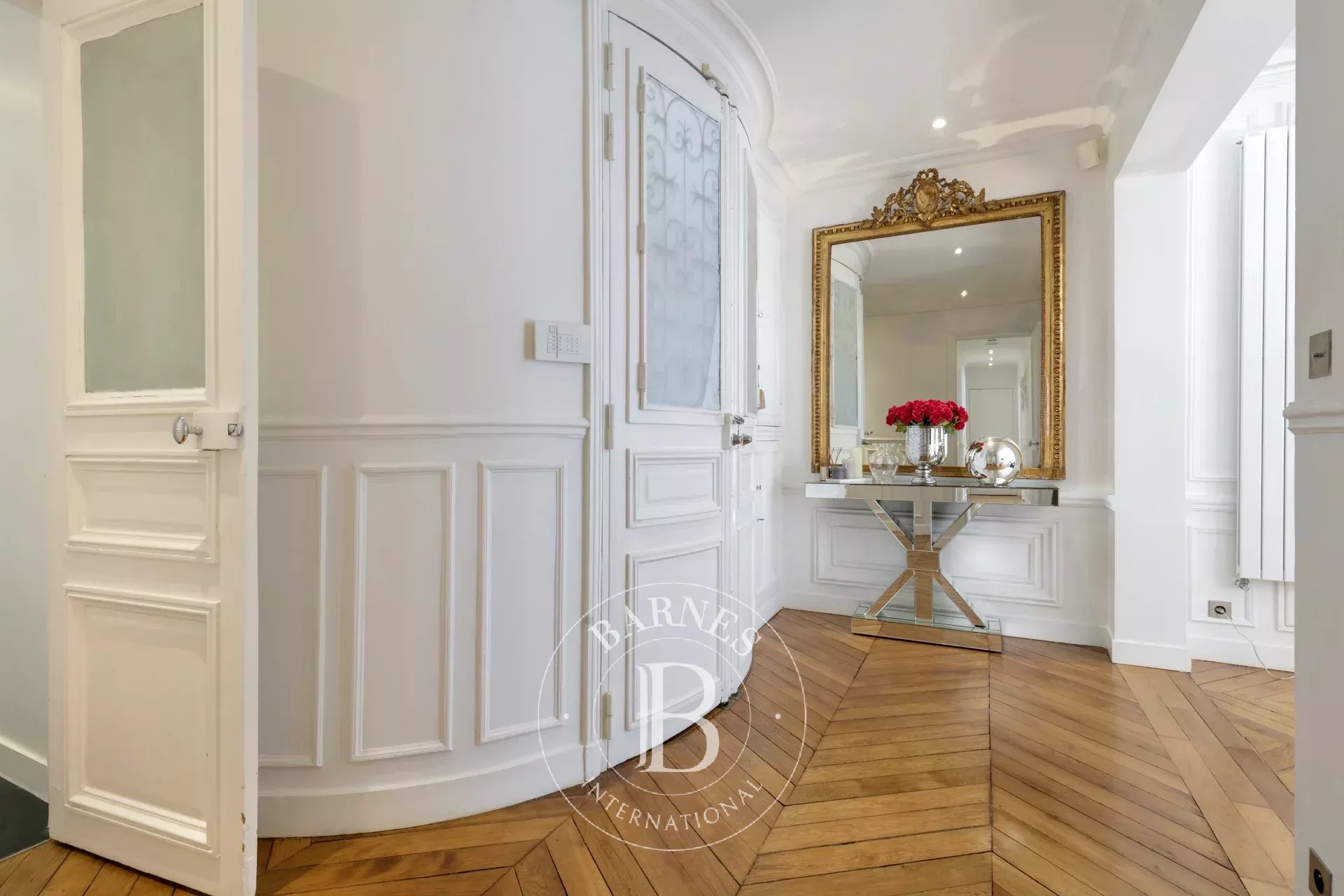 Exclusivity - Paris 8th Etoile Hoche - Apartment on the 4th floor with balcony facing South West - 2 or 3 bedrooms - picture 13