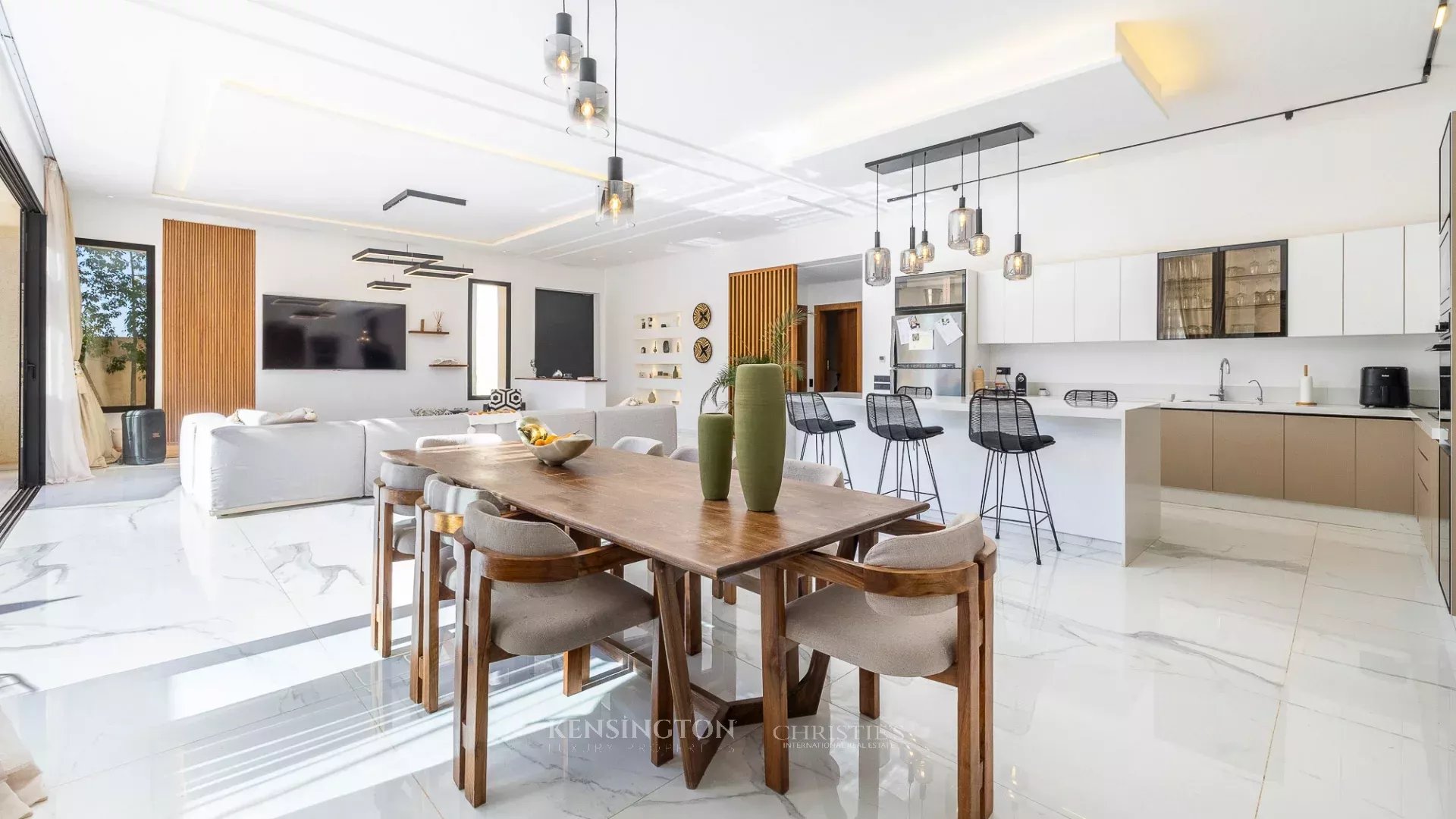 5 Bedroom Villa/Townhouse's Image 8