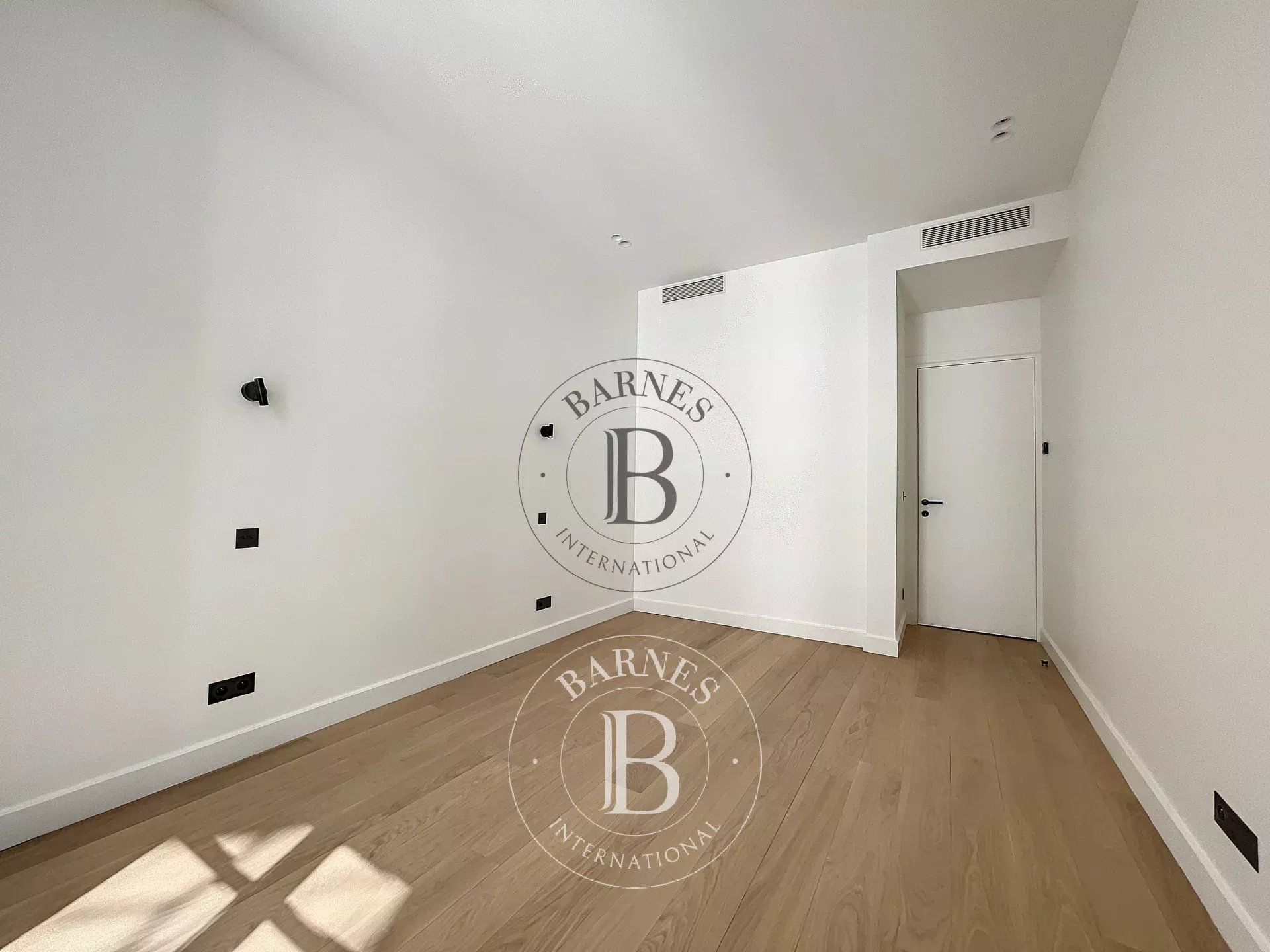 Daire Paris 8ème - picture 25