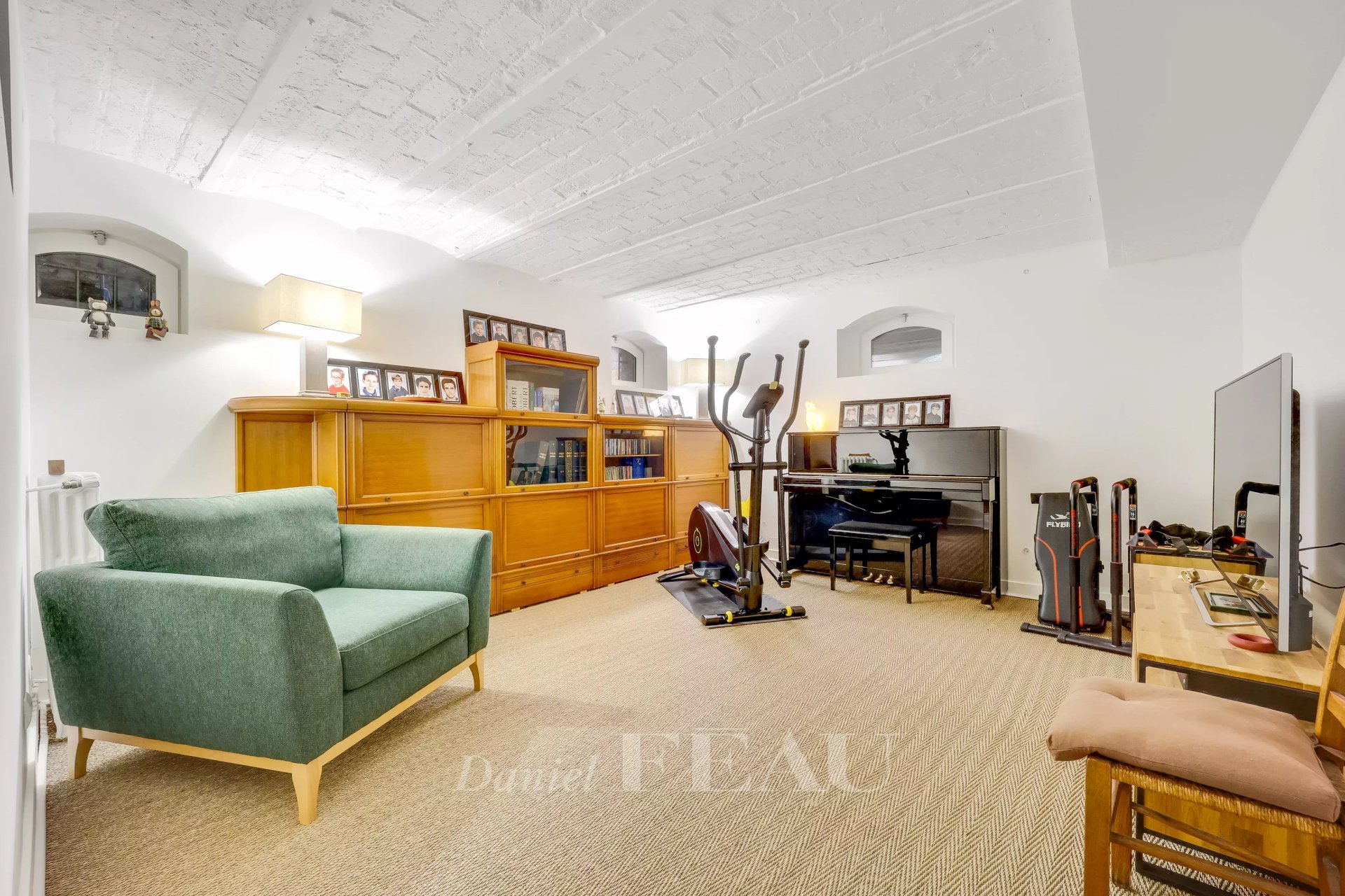 6 Bedroom Villa/Townhouse's Image 9