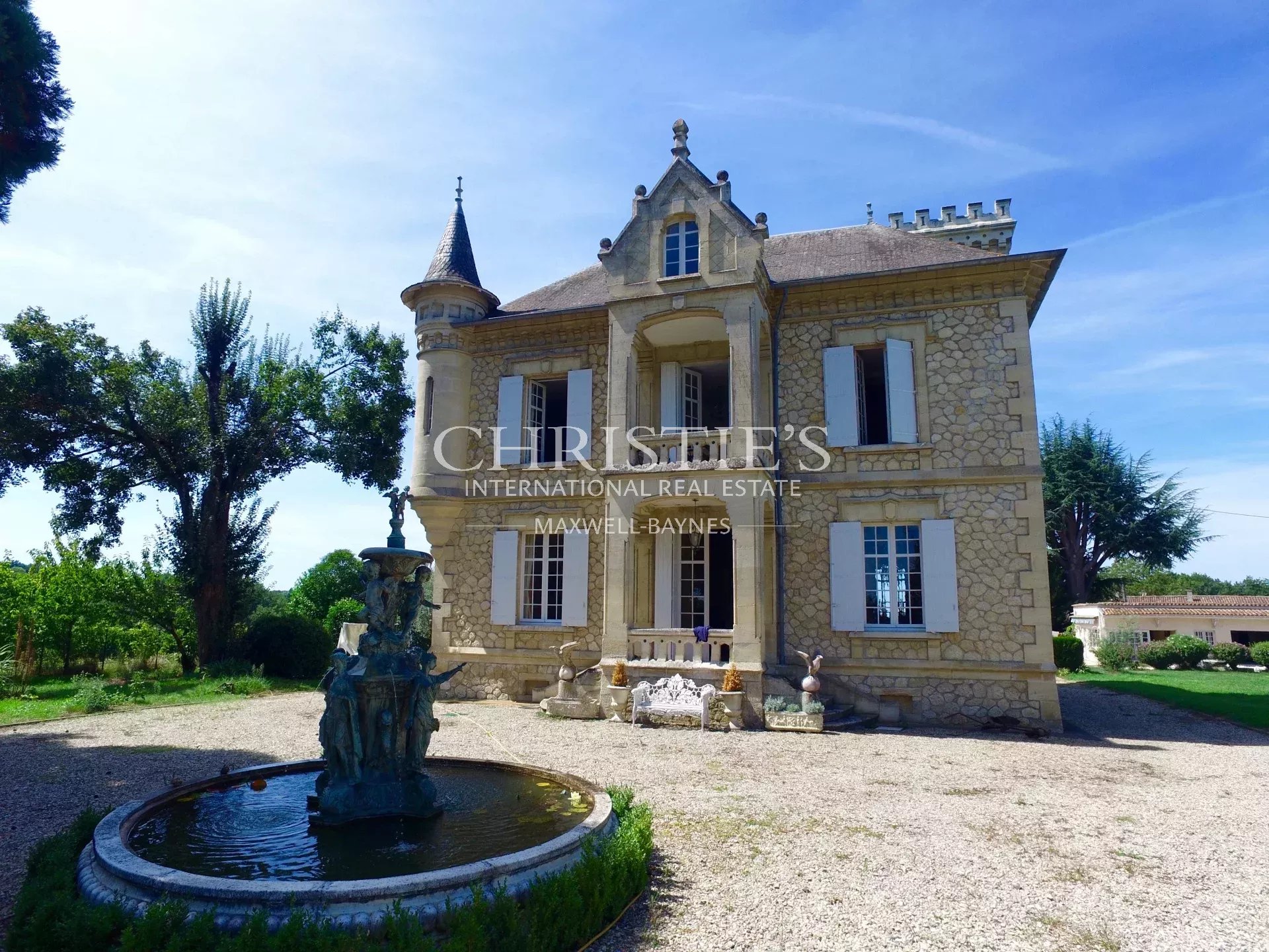 4 Bedroom Chateau's Image 28