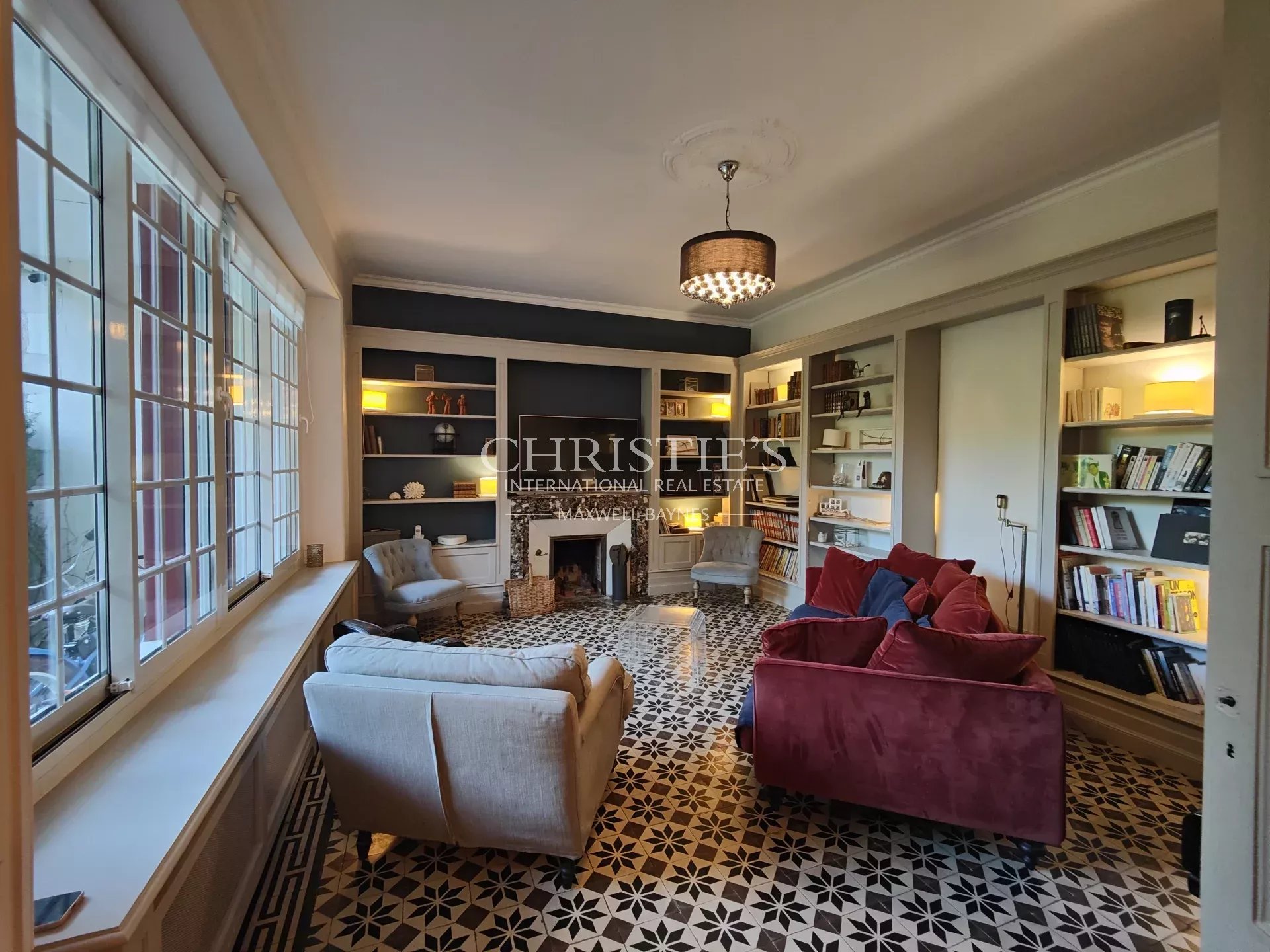 5 Bedroom Villa/Townhouse's Image 4