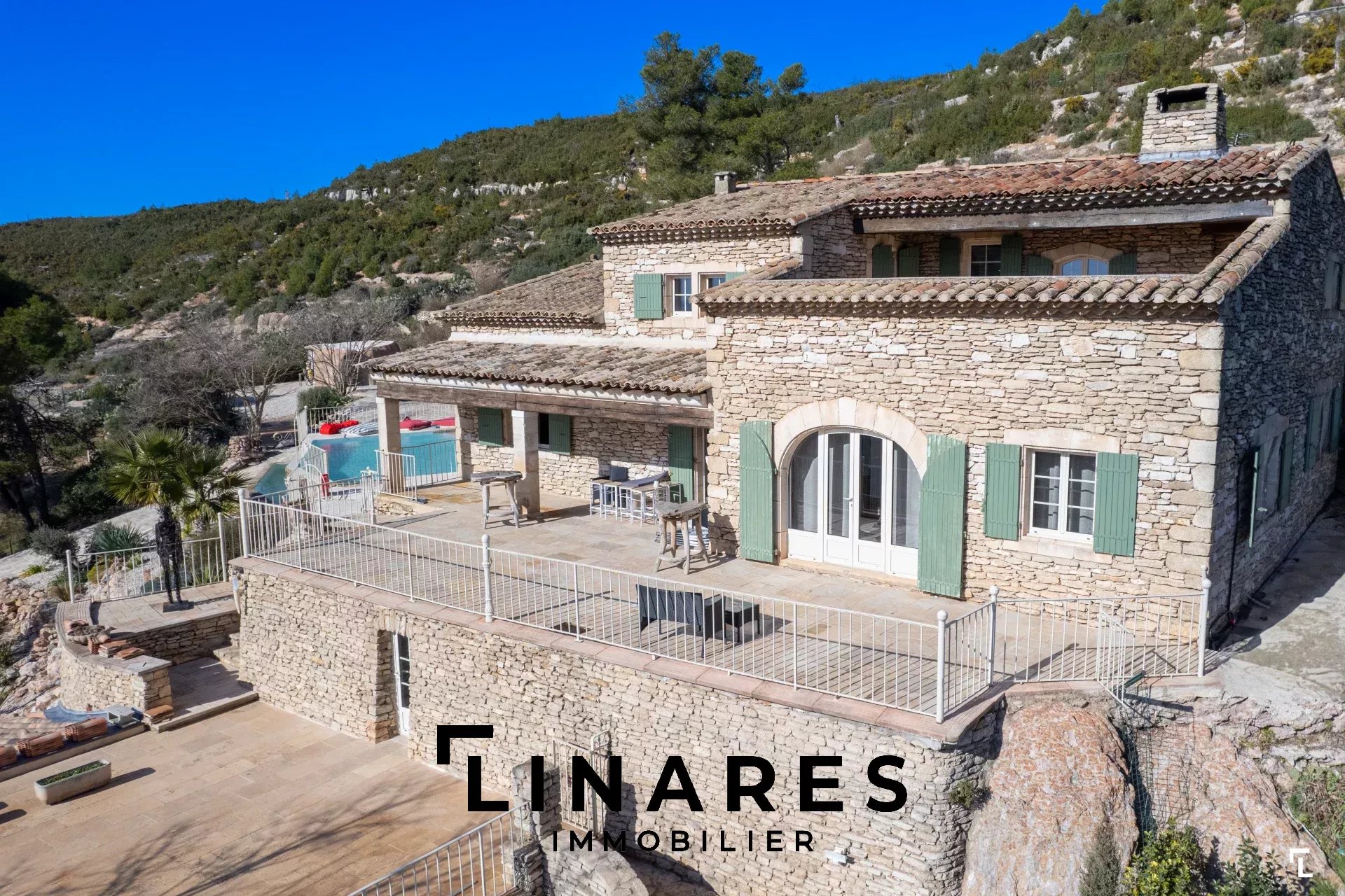 PARFAITE ALCHIMIE -  Villa T5 de 230m2 +  Appartement T3 de 70m2 + Dépendance + Terrain 3900m2 + Piscine – Aix-en-Provence