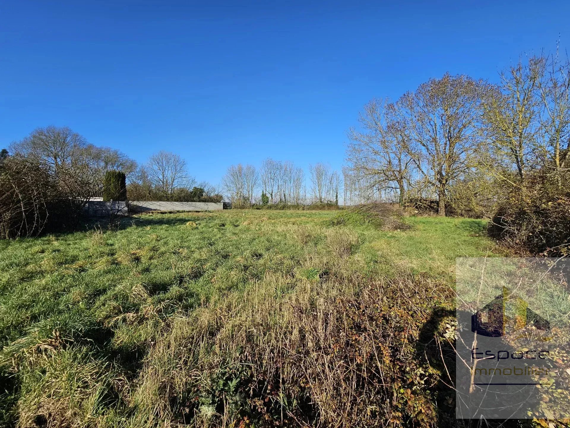 terrain constructible de 2266m² - Photo 2