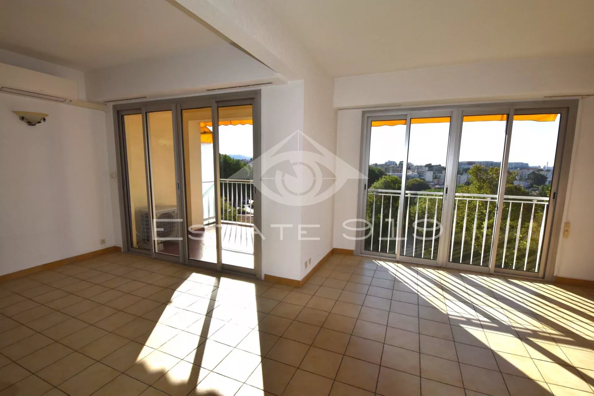 EXCLUSIVITE - LE CANNET - 2PIECES 63,32 M² - VUE PANORAMIQUE
