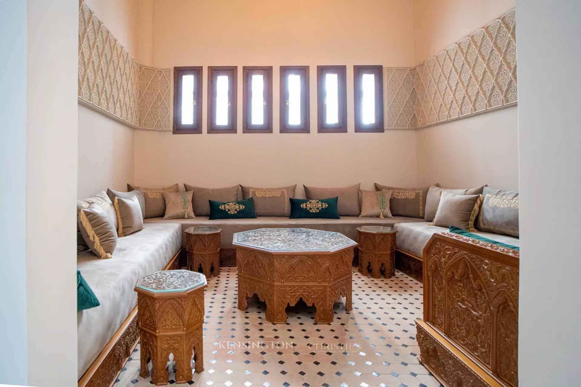 8 Bedroom Villa/Townhouse's Image 4