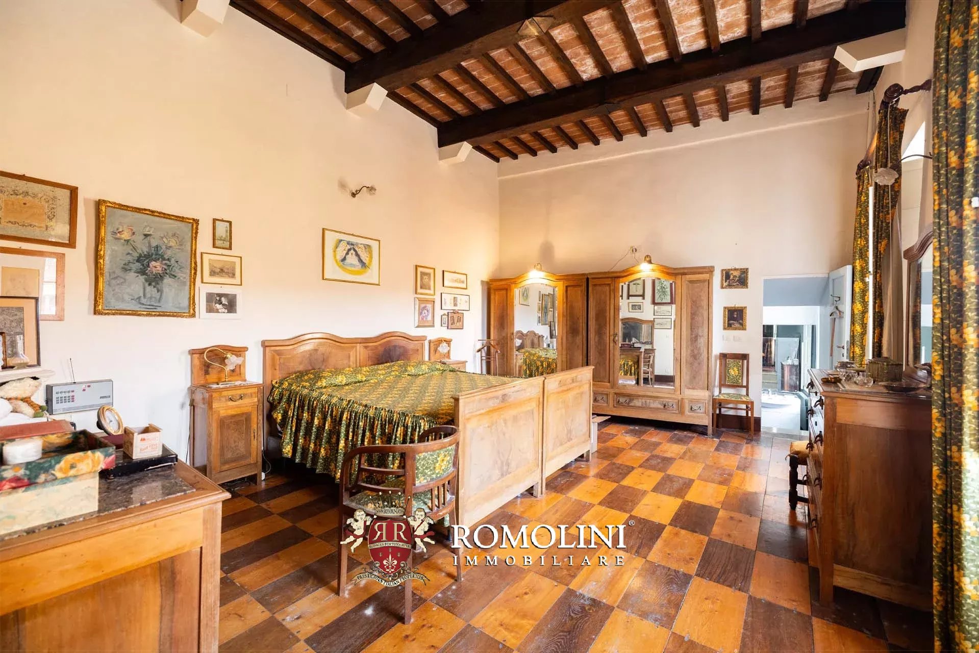 70 Bedroom Chateau's Image 35