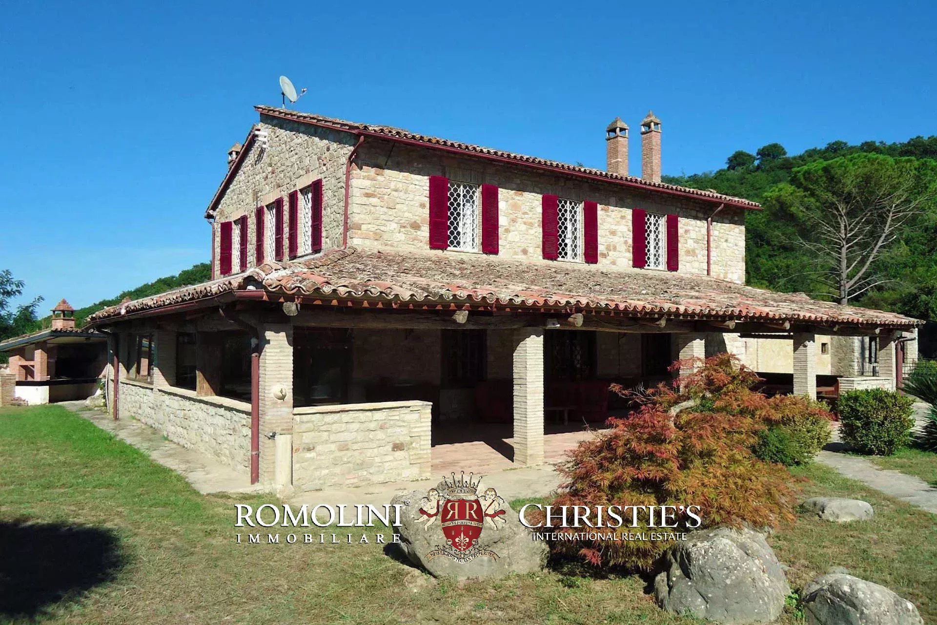UMBRIAN COUNTRY ESTATE FOR SALE NEAR TODI