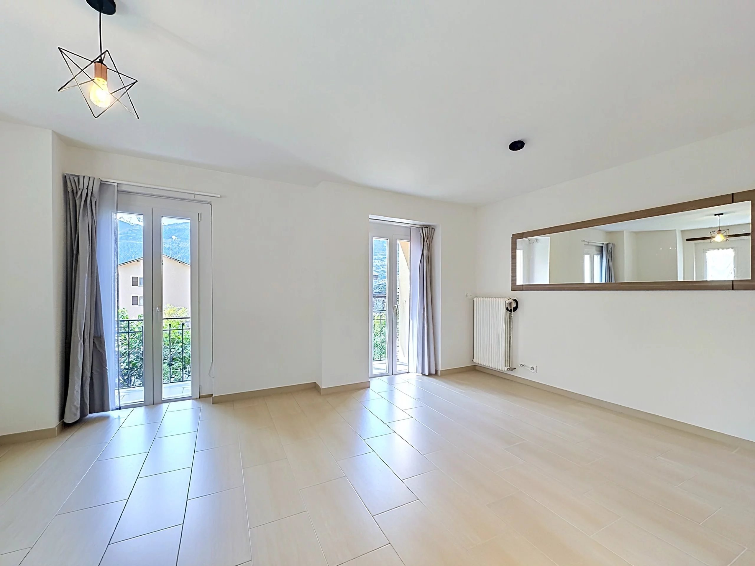 Exclusivité - Splendide maison de village rénovée, jardin et piscine