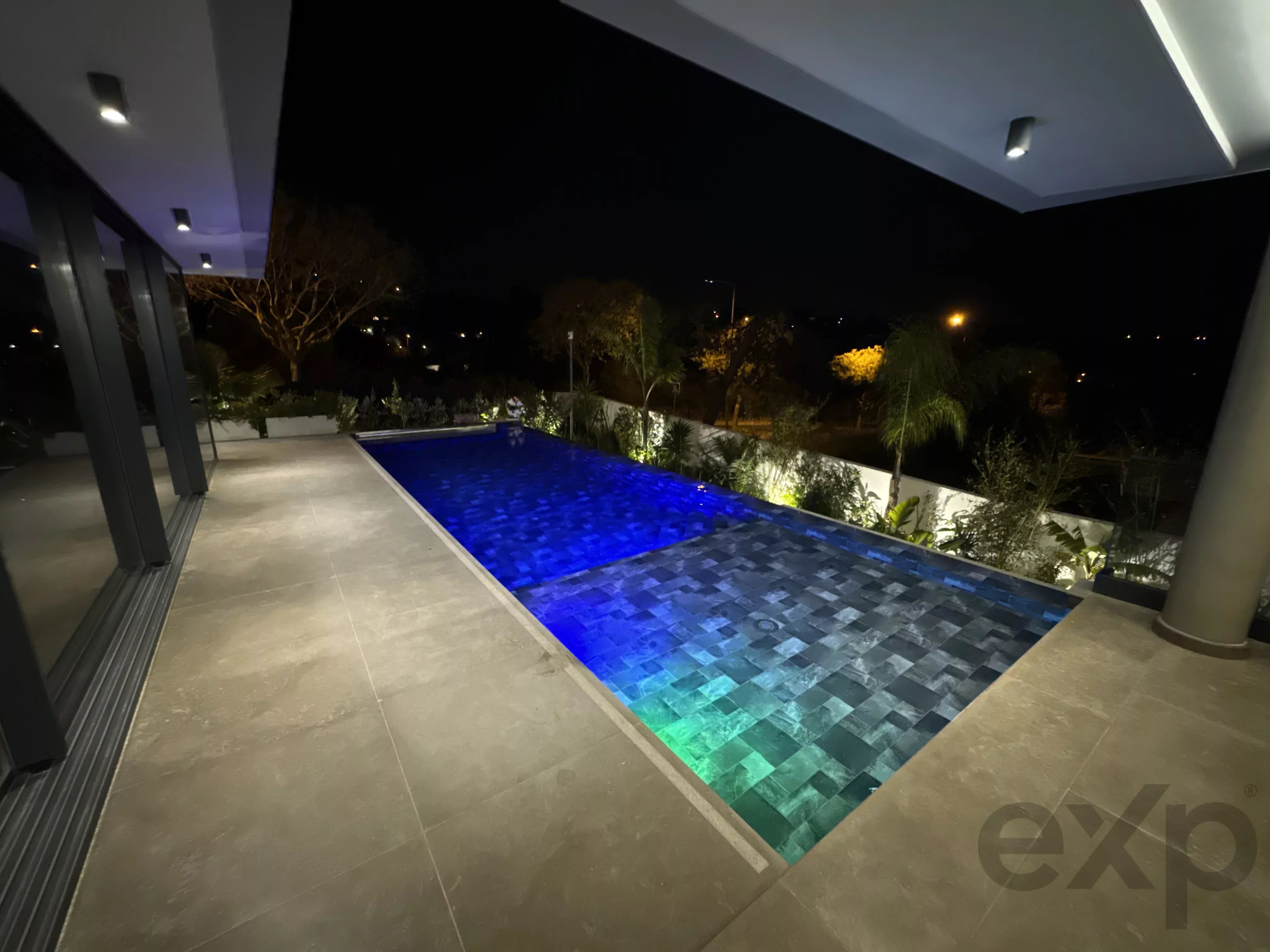 Luxury Single Home in Estoril Golf - 3 Suites with Private Resort 86843974 image 34