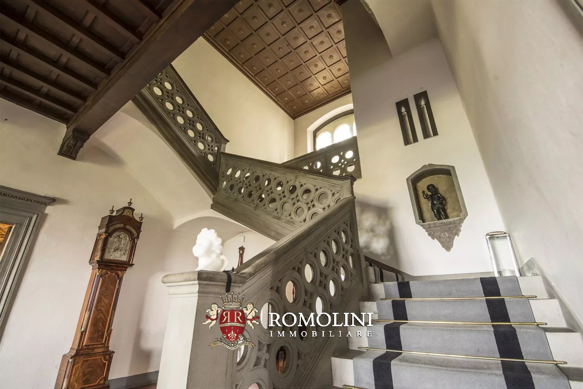 8 Bedroom Villa/Townhouse's Image 37