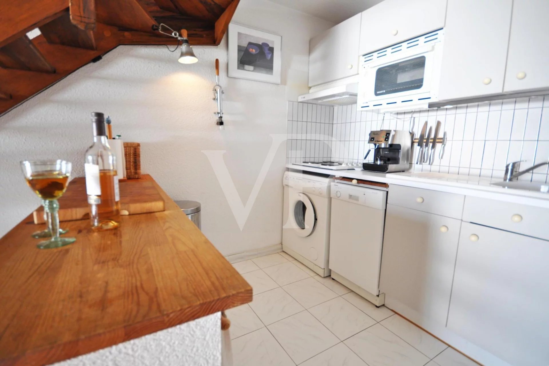 South Facing Sea View Apartment by the Port and Beach