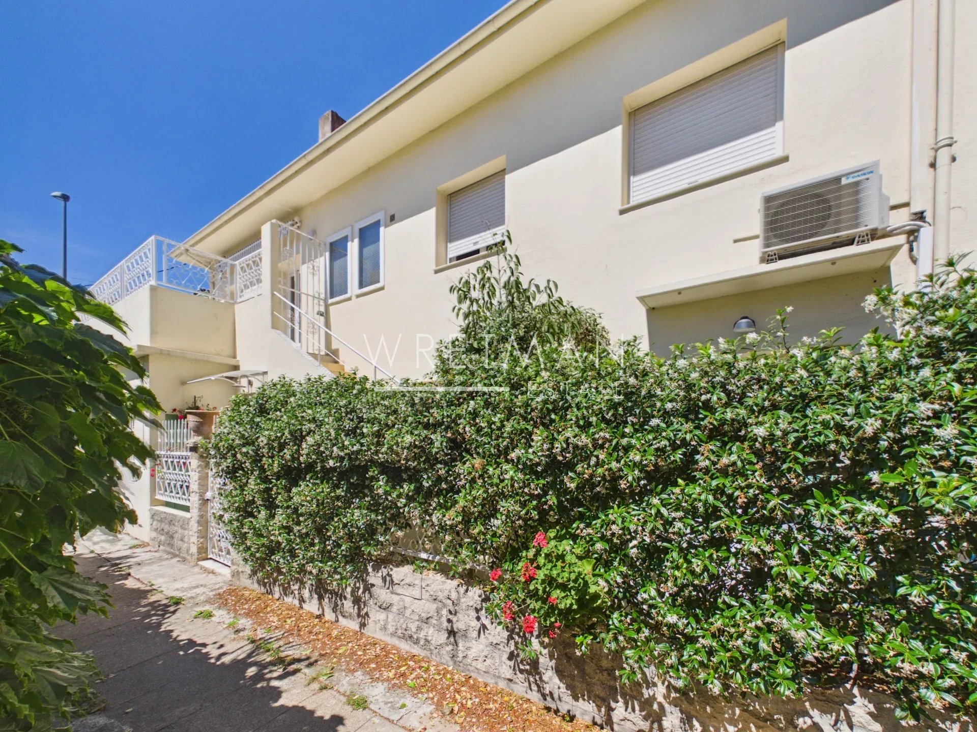 Elégante Maison entièrement rénovée en duplex avec terrasses et garage - Cannes Stanislas