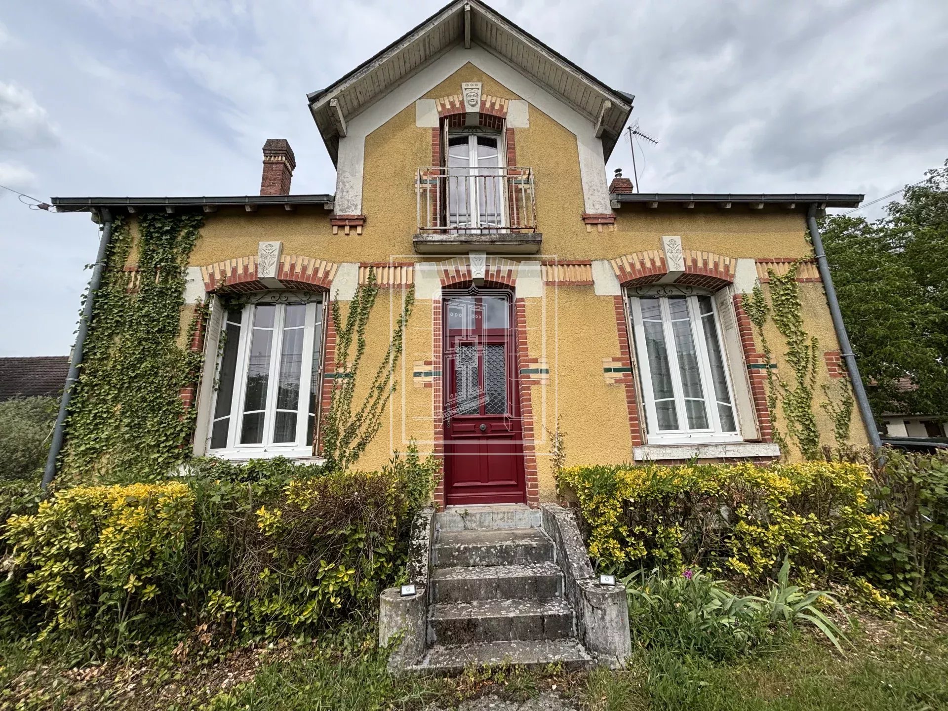 Maison de ville rénovée avec esprit campagne et piscine chauffée