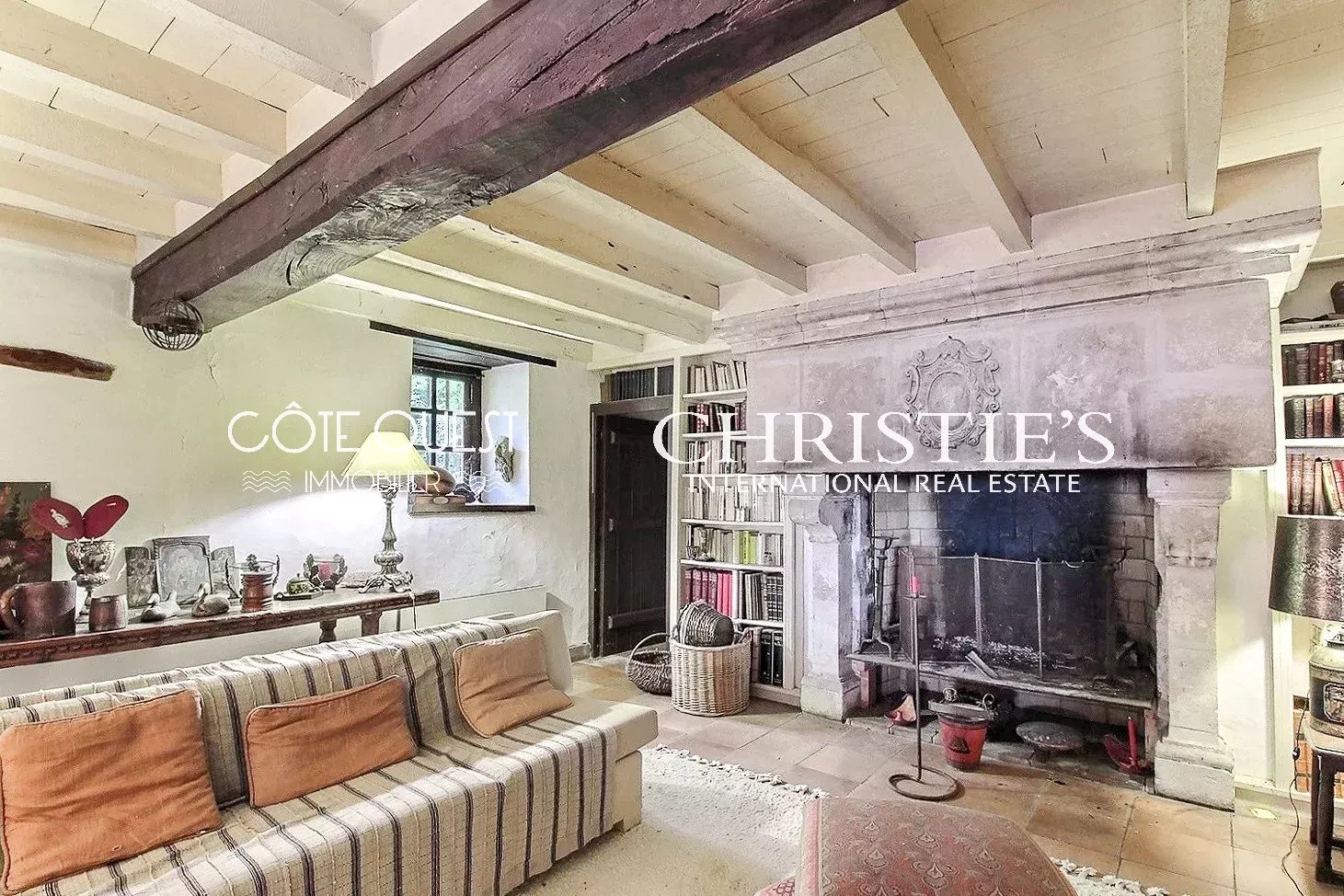 6 Bedroom Villa/Townhouse's Image 5