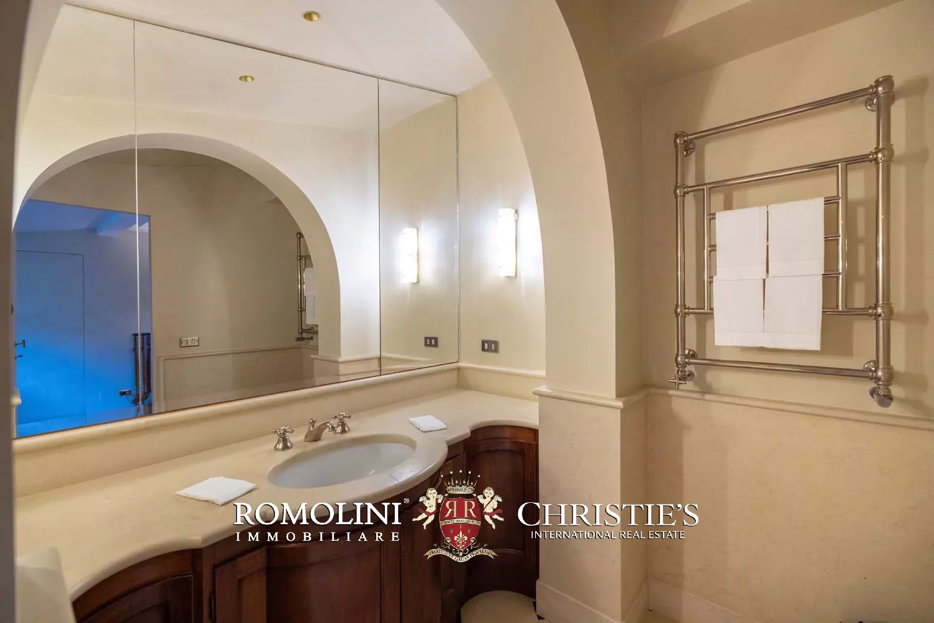 16 Bedroom Villa/Townhouse's Image 34