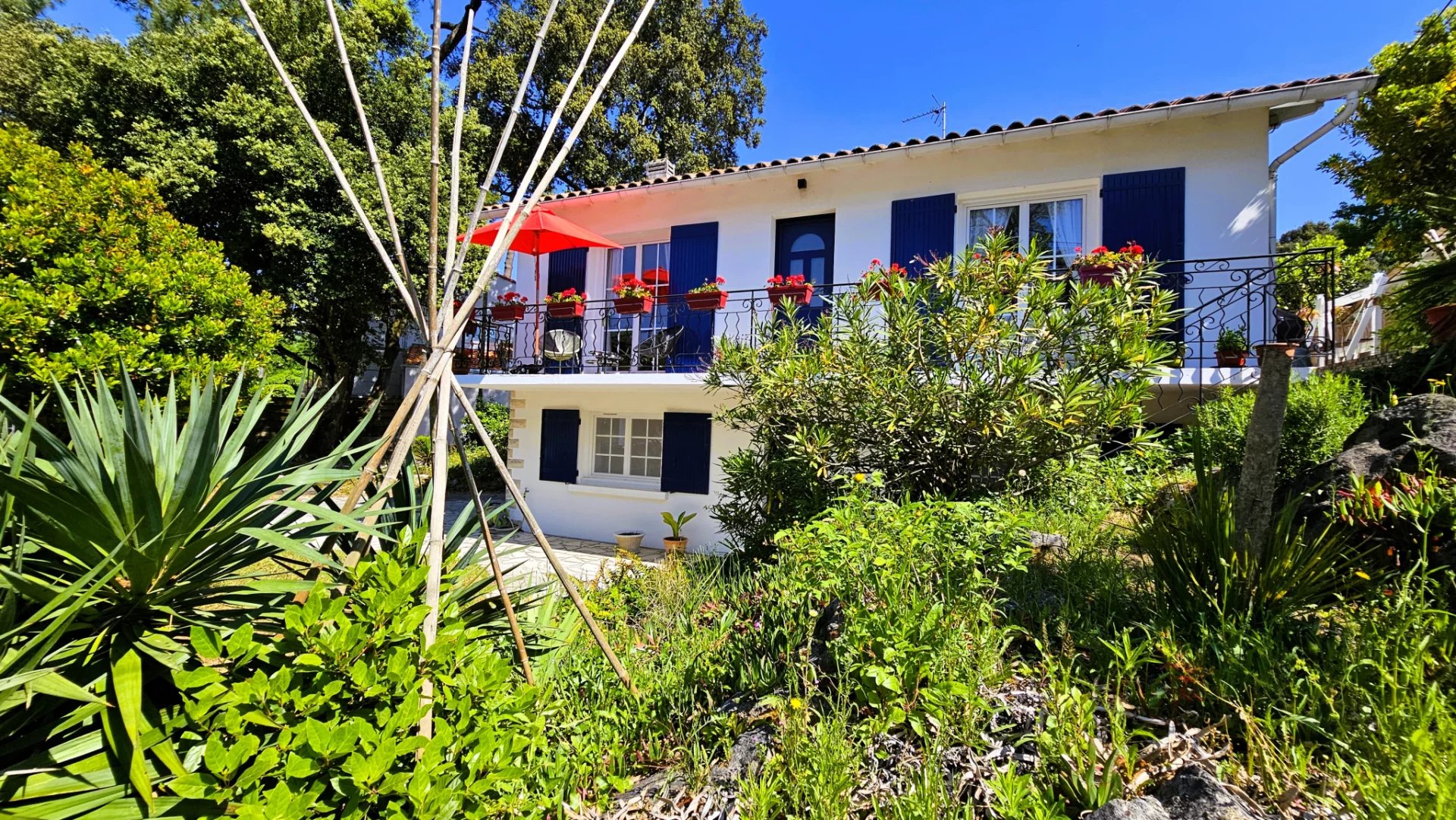 VILLA de CARACTERE