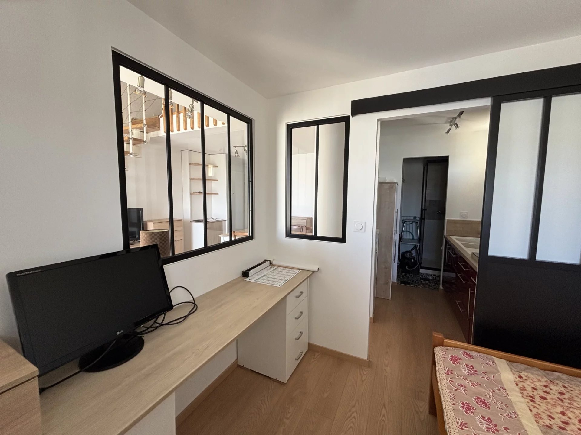APPARTEMENT T2 - VUE IMPRENABLE SUR PORT OLONA - LES SABLES