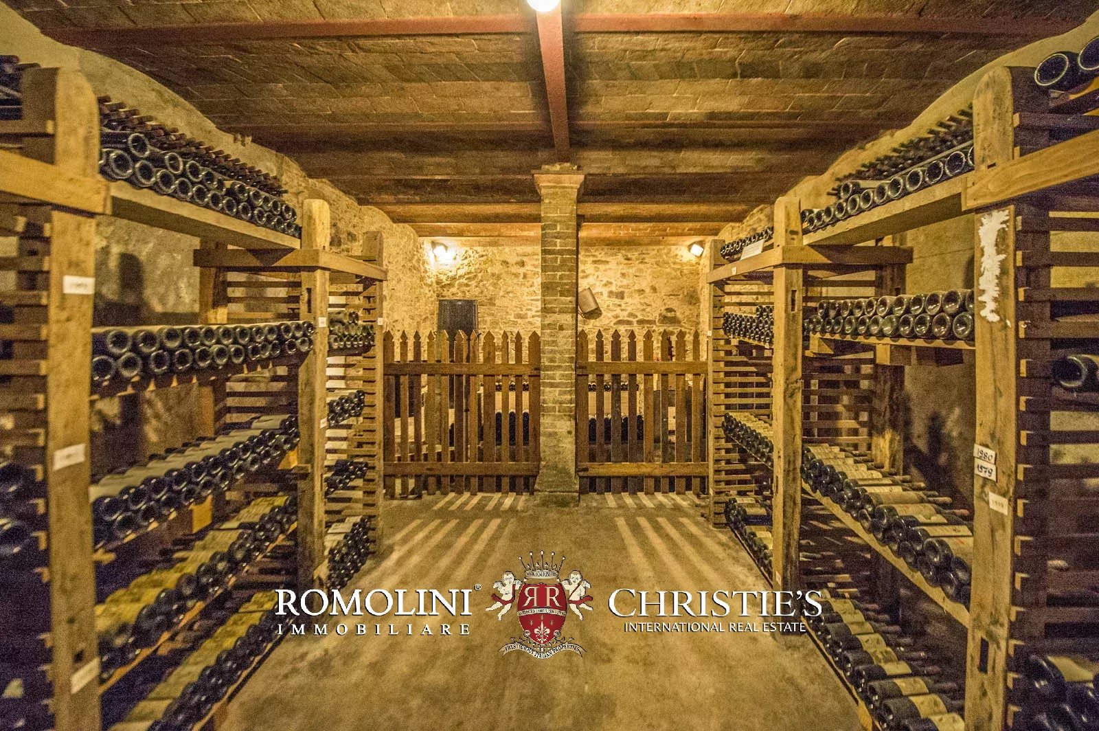 LUXURY HISTORICAL VILLA FOR SALE IN RADDA IN CHIANTI, TUSCANY