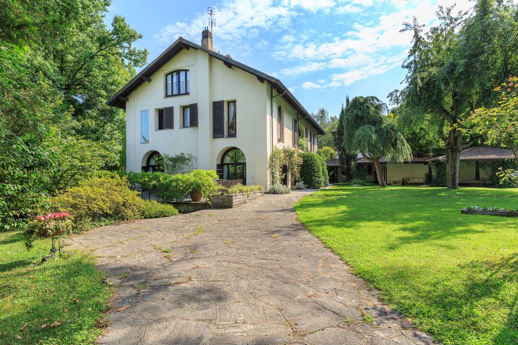 Villa in the Ticino National Park. Lake Maggiore - picture 10 title=