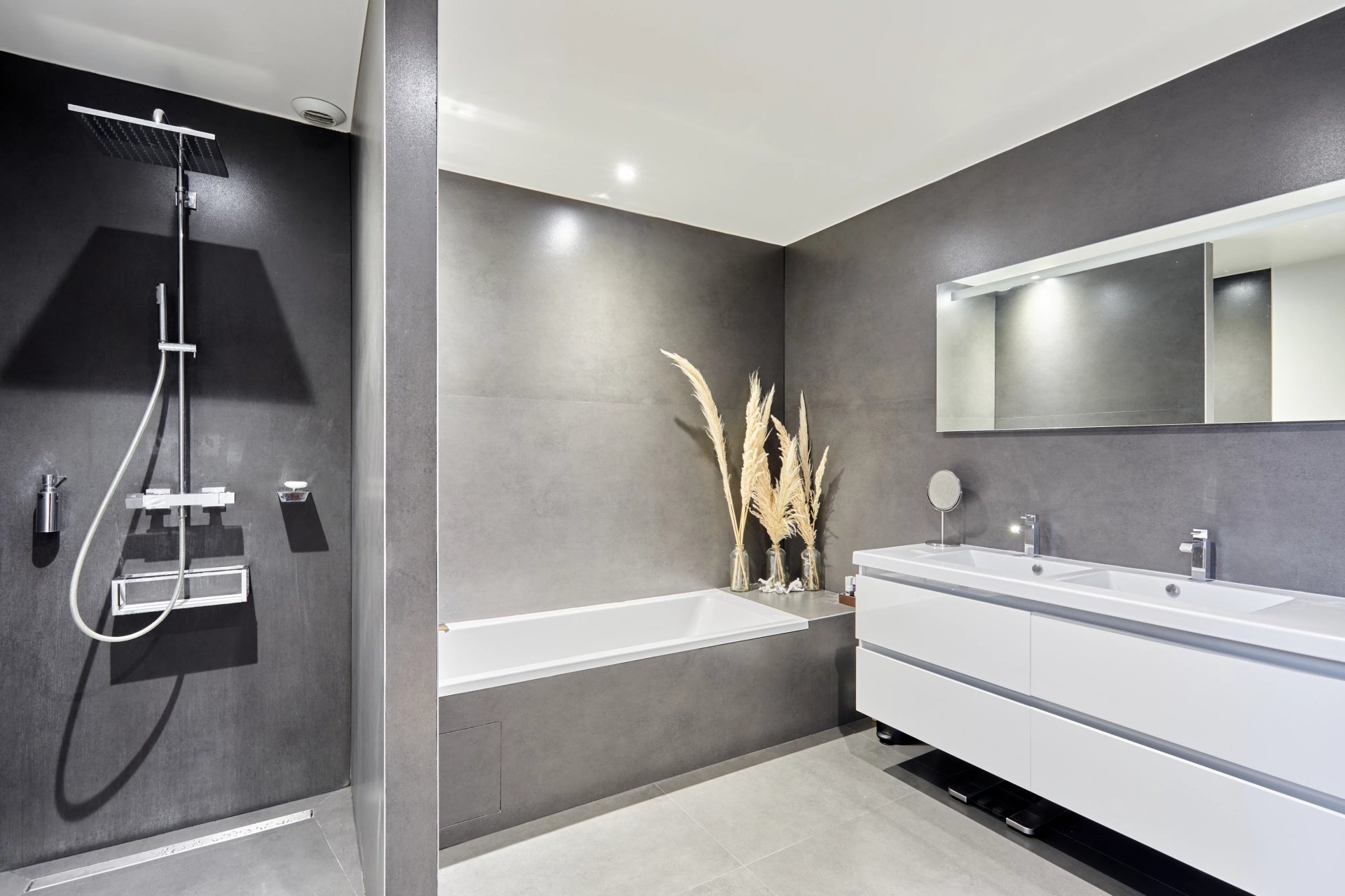 5 Bedroom Villa/Townhouse's Image 8