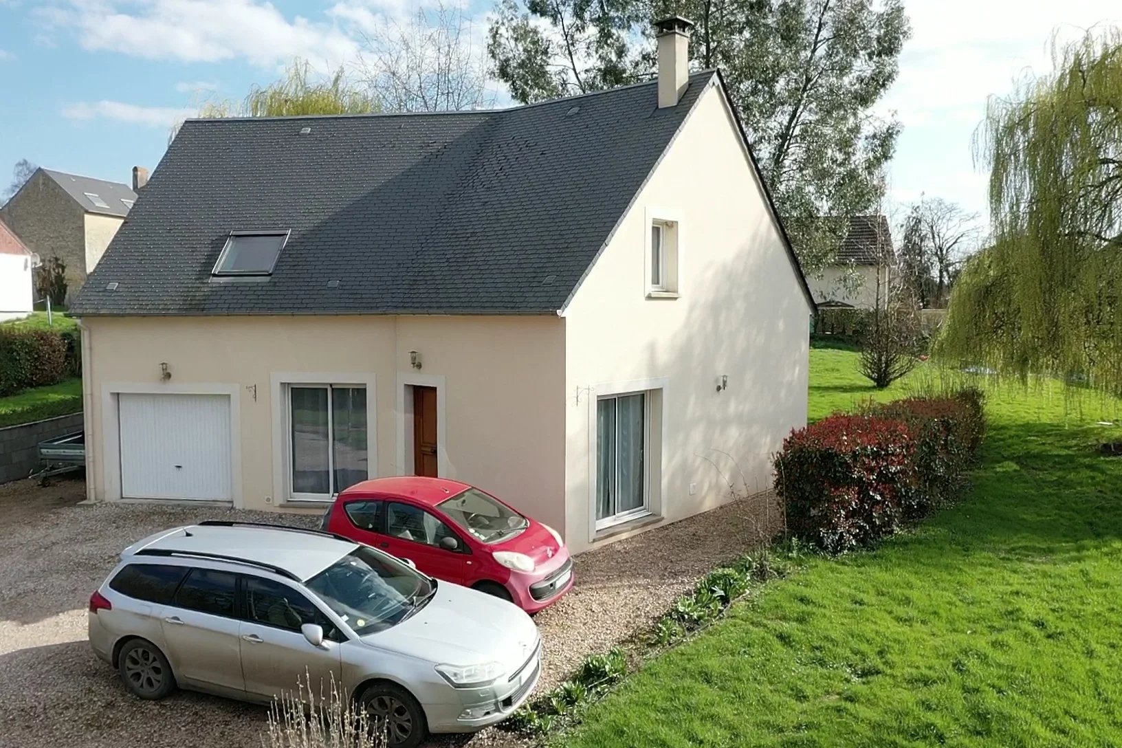 BELLE CONTEMPORAINE DE 115 m² HAB, sur 2 000 m² de Terrain.